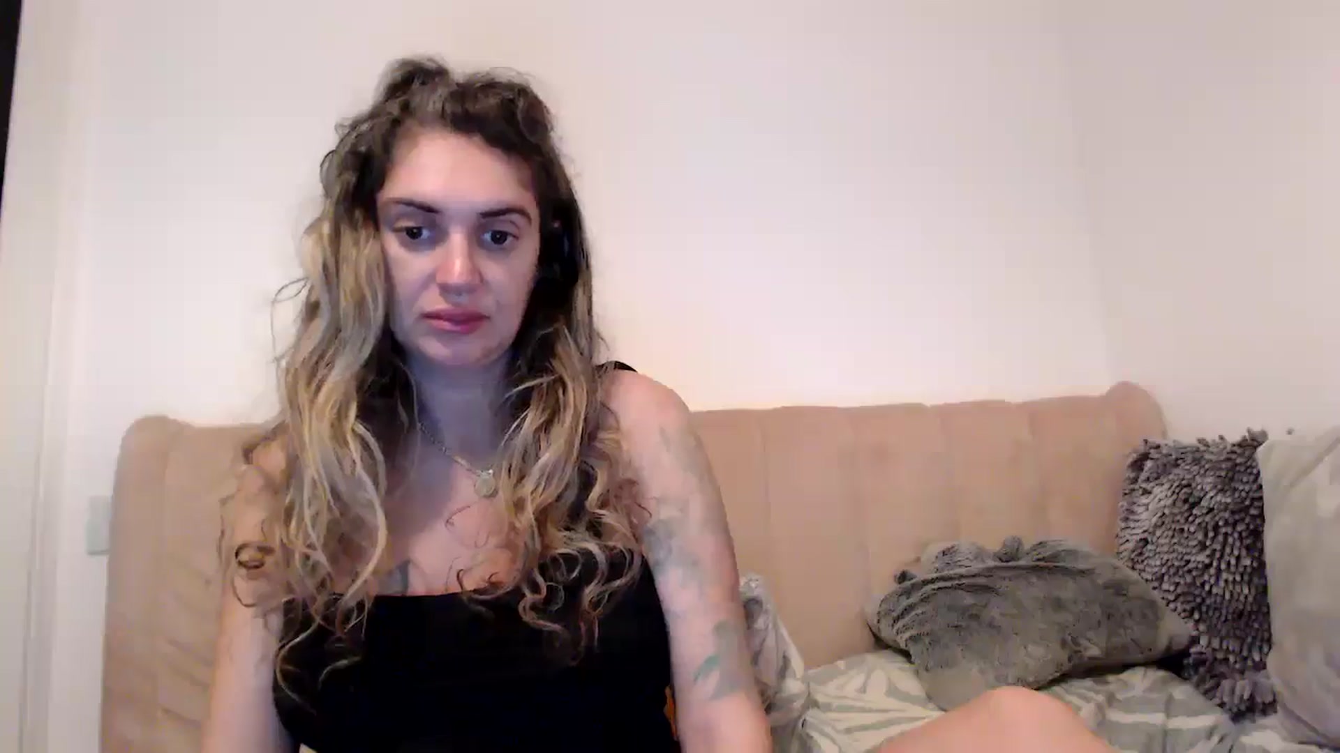 Gallery image thumbnail from MissDivinna's myfreecams stream on, 08/28/2025, 23:47 image 15 of 20