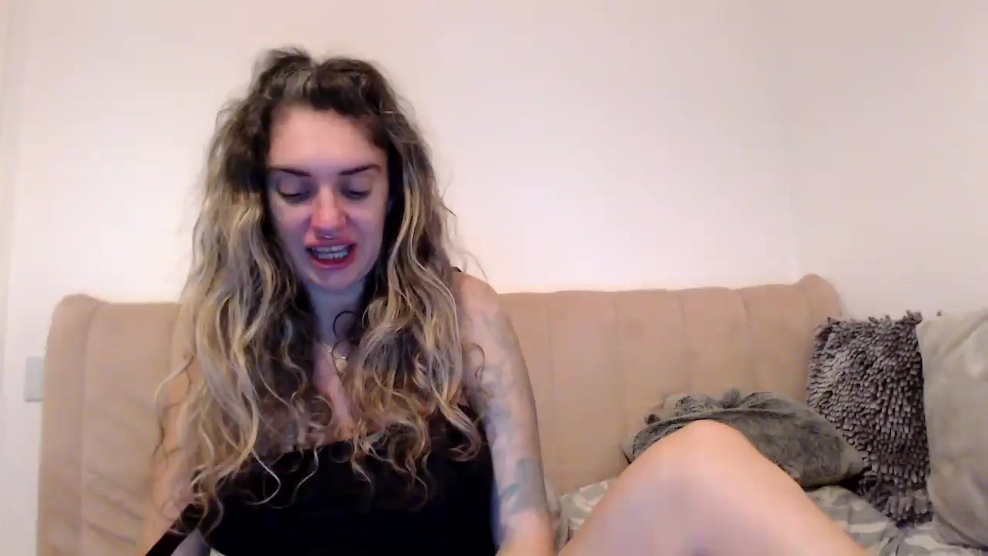 Gallery image thumbnail from MissDivinna's myfreecams stream on, 08/29/2025, 02:02 image 1 of 20