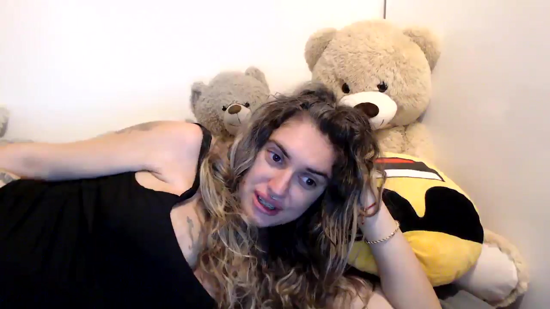 Gallery image thumbnail from MissDivinna's myfreecams stream on, 08/29/2025, 02:02 image 12 of 20