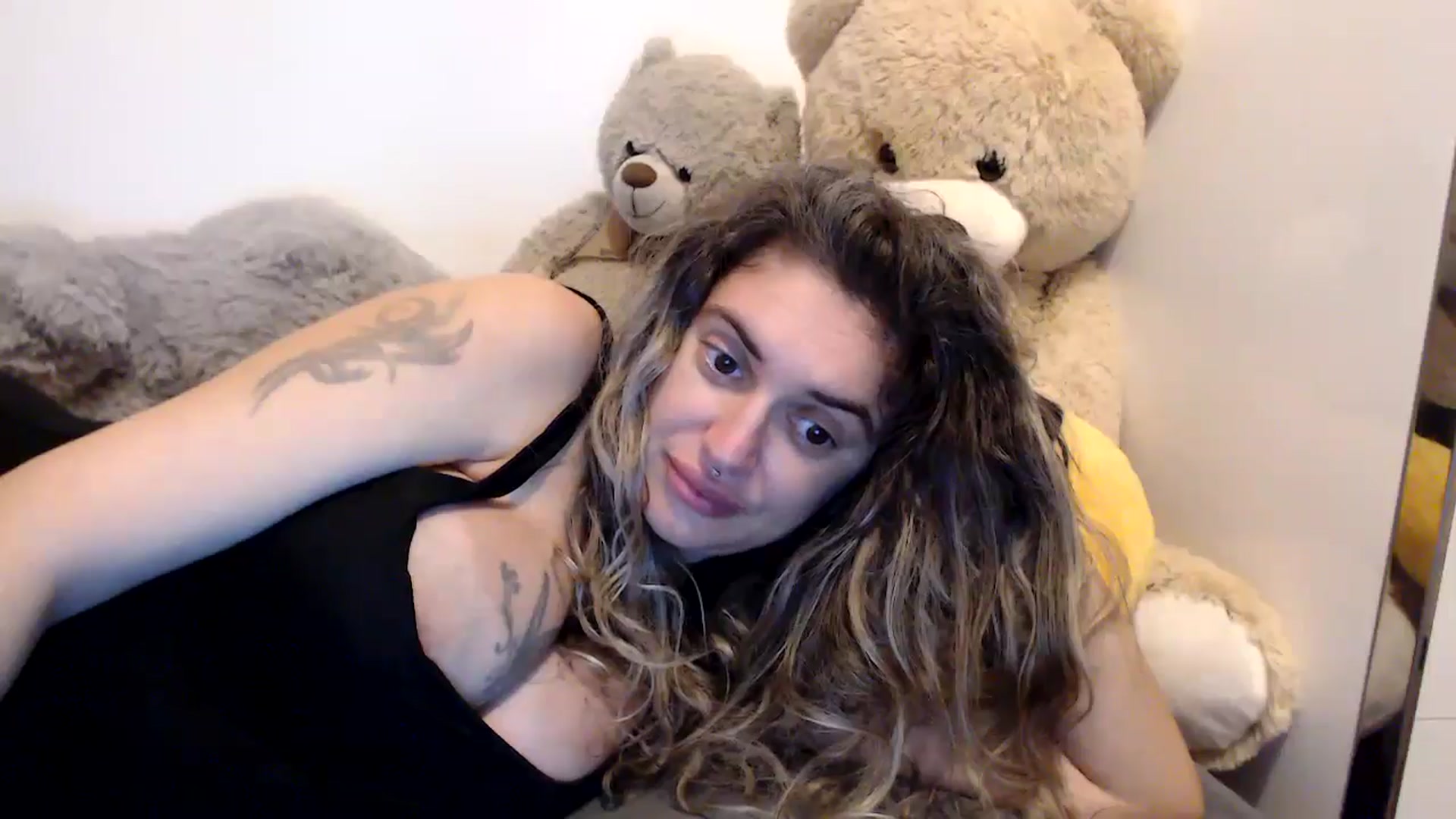 Gallery image thumbnail from MissDivinna's myfreecams stream on, 08/30/2025, 02:43 image 18 of 20