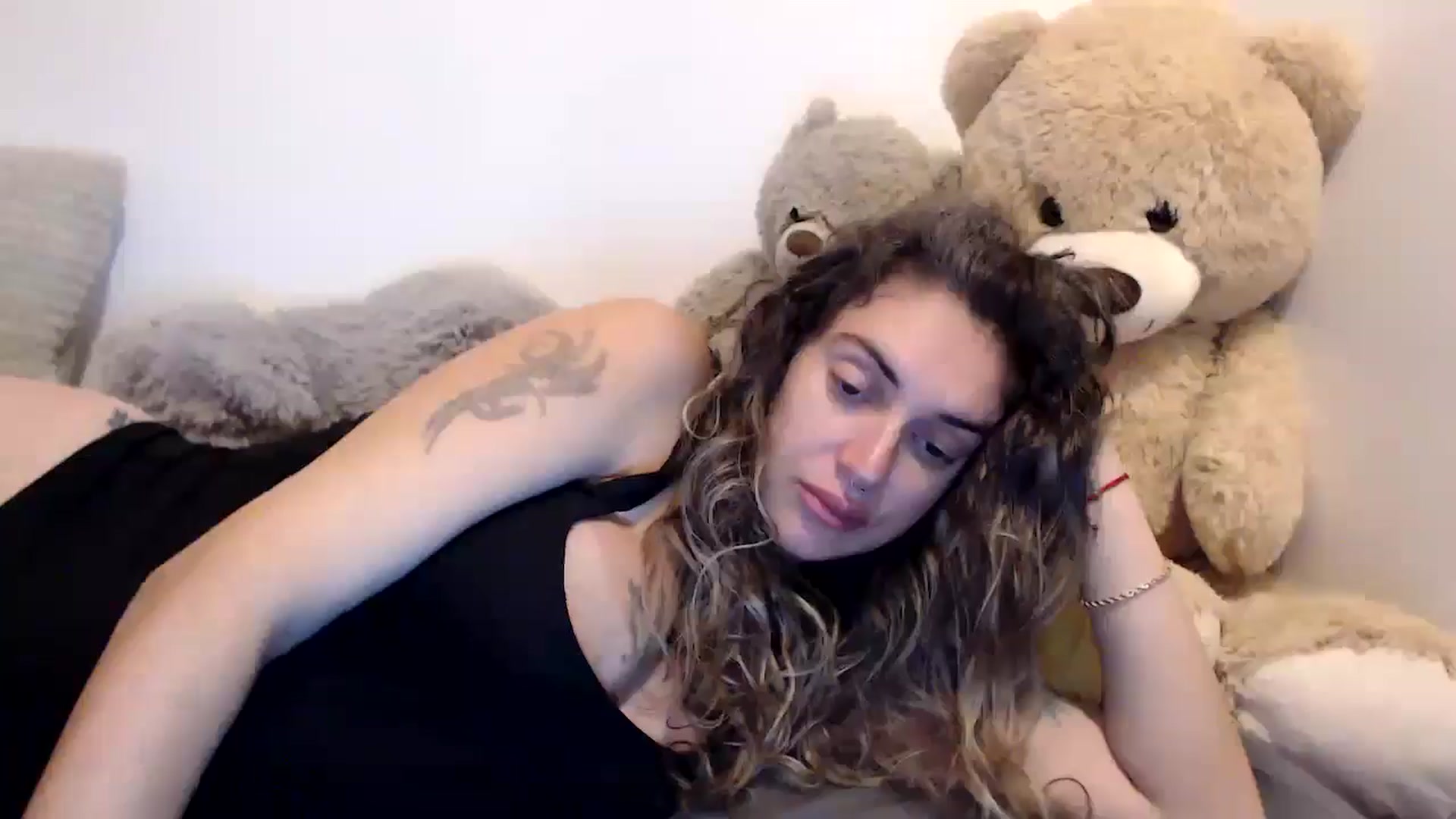 Gallery image thumbnail from MissDivinna's myfreecams stream on, 08/30/2025, 22:46 image 4 of 20