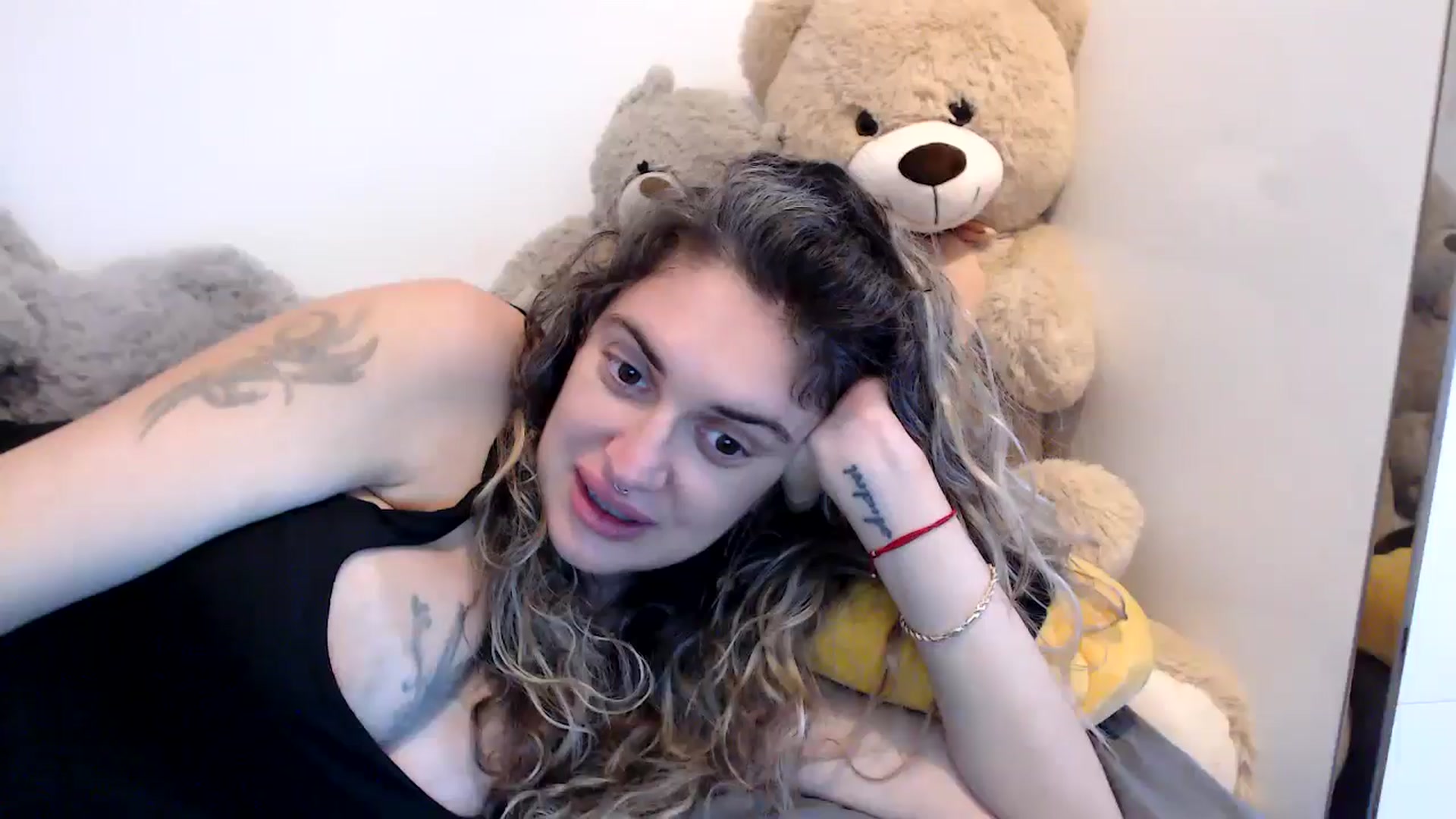 Gallery image thumbnail from MissDivinna's myfreecams stream on, 09/01/2025, 05:08 image 15 of 20