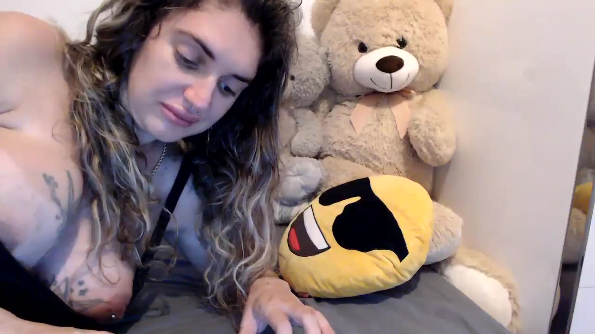 Gallery image thumbnail from MissDivinna's myfreecams stream on, 09/01/2025, 05:08 image 11 of 20