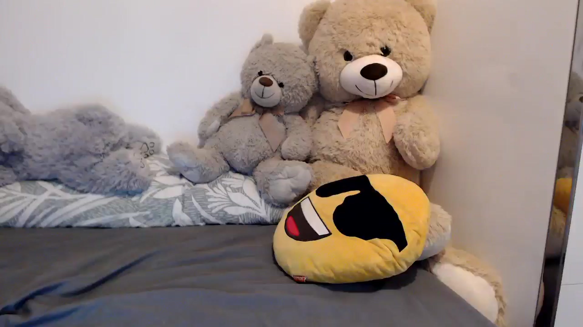 Gallery image thumbnail from MissDivinna's myfreecams stream on, 09/01/2025, 05:08 image 12 of 20