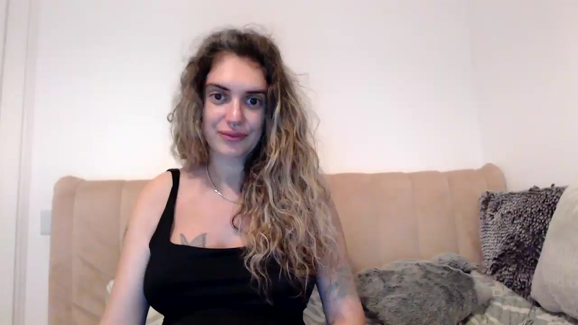 Gallery image thumbnail from MissDivinna's myfreecams stream on, 09/01/2025, 22:17 image 4 of 20