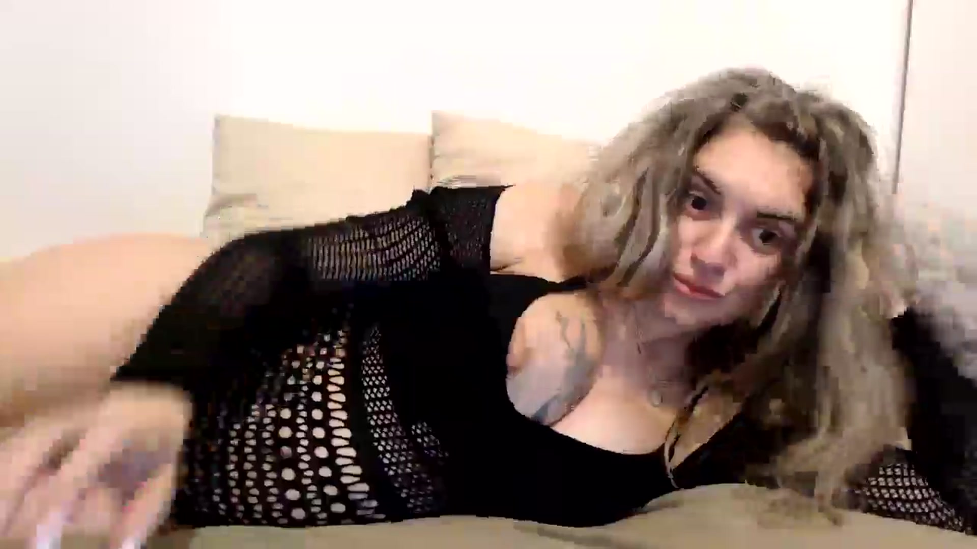 Gallery image thumbnail from MissDivinna's myfreecams stream on, 10/04/2025, 23:00 image 5 of 20