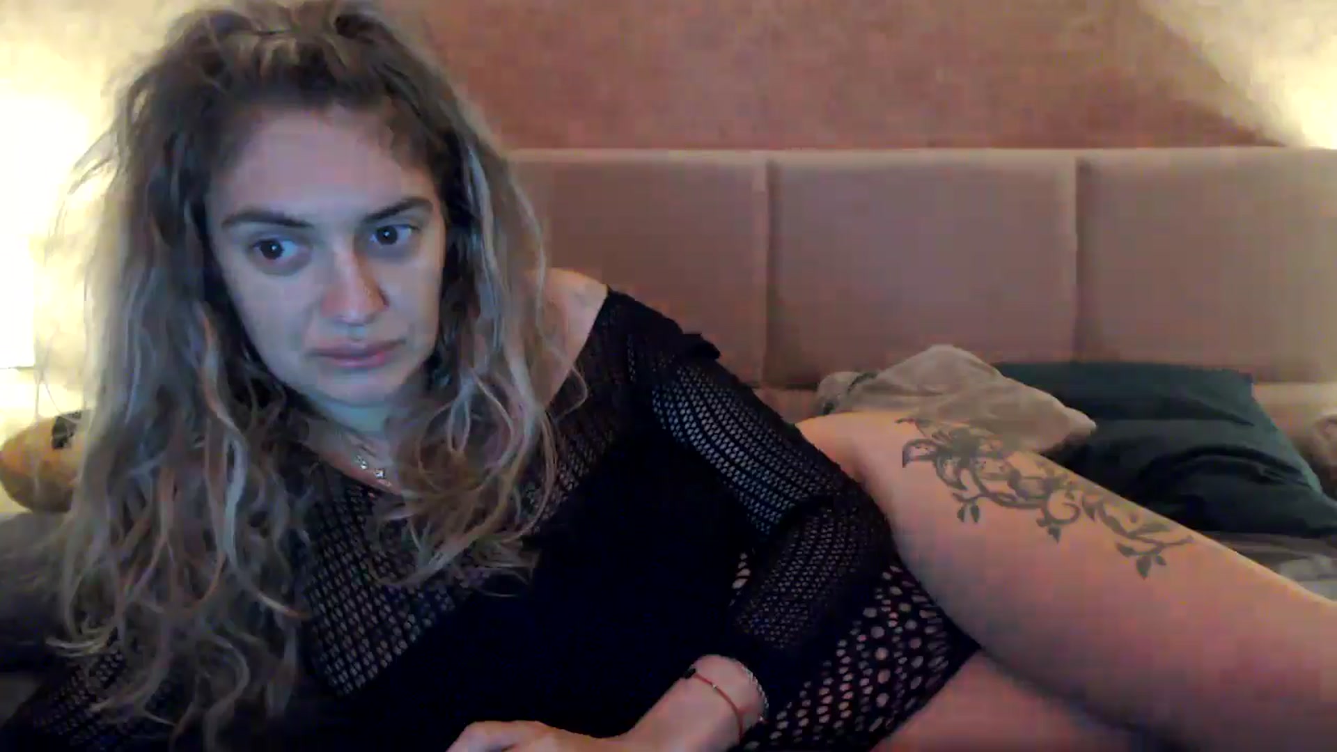 Gallery image thumbnail from MissDivinna's myfreecams stream on, 10/15/2025, 23:49 image 17 of 20