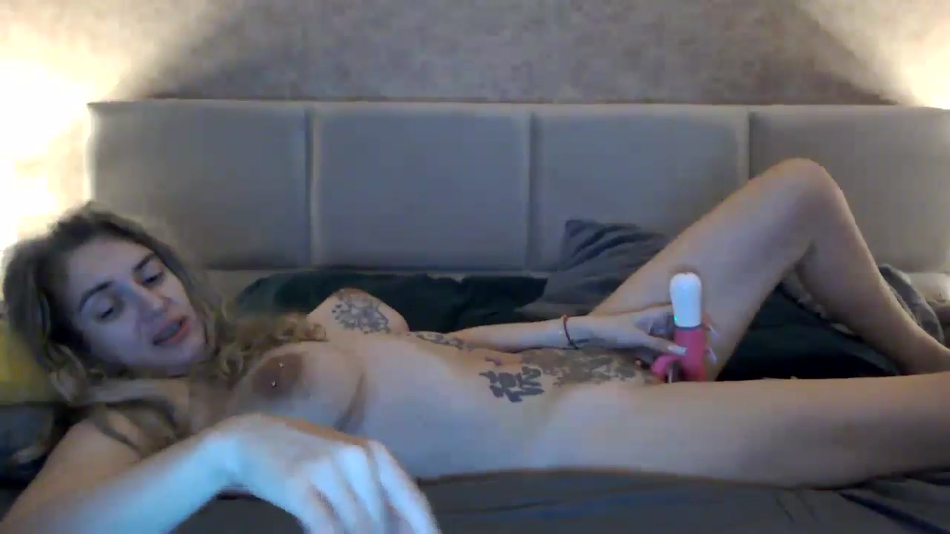 Gallery image thumbnail from MissDivinna's myfreecams stream on, 10/19/2025, 24:11 image 10 of 20