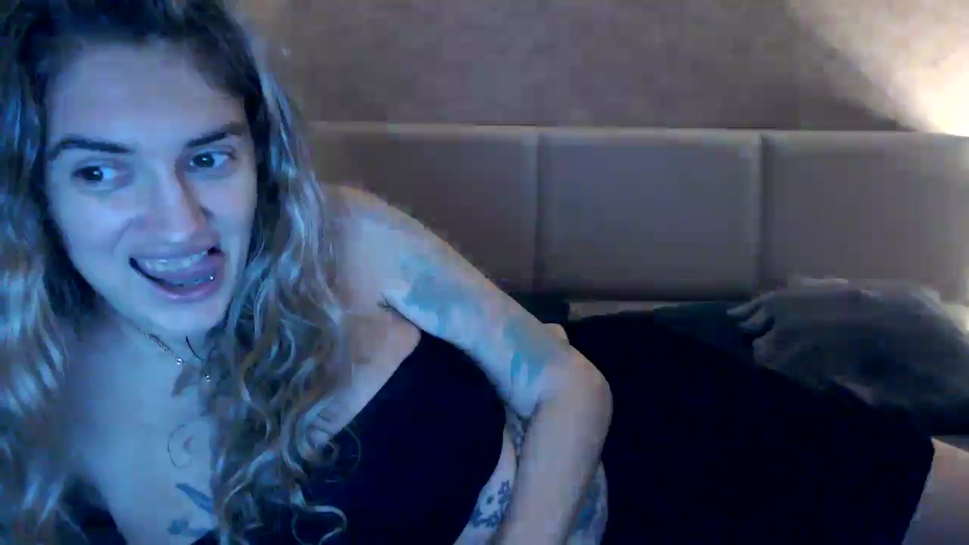 Gallery image thumbnail from MissDivinna's myfreecams stream on, 10/19/2025, 02:18 image 11 of 20