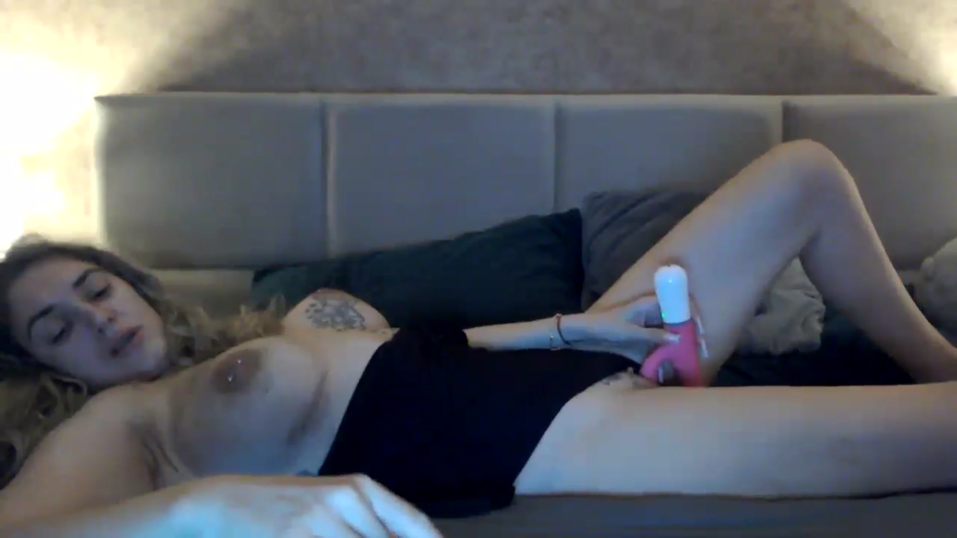 Gallery image thumbnail from MissDivinna's myfreecams stream on, 10/20/2025, 24:34 image 9 of 20