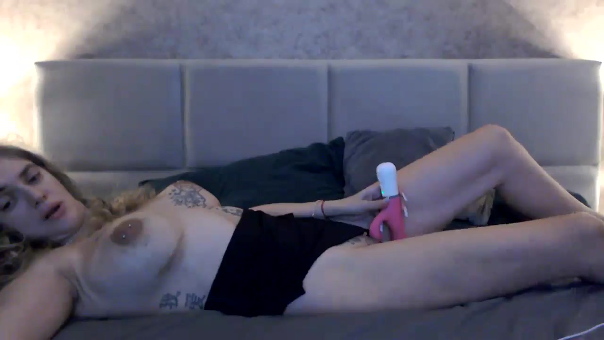 Gallery image thumbnail from MissDivinna's myfreecams stream on, 10/20/2025, 05:03 image 8 of 20