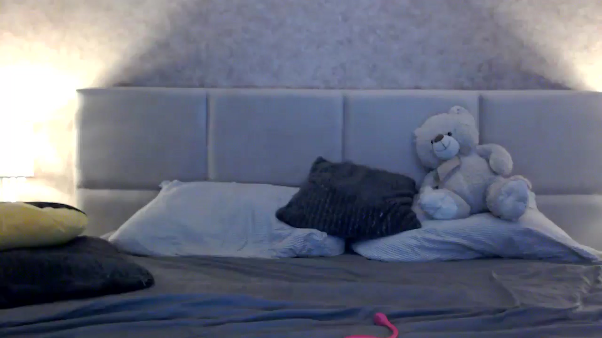 Gallery image thumbnail from MissDivinna's myfreecams stream on, 10/22/2025, 24:01 image 16 of 20