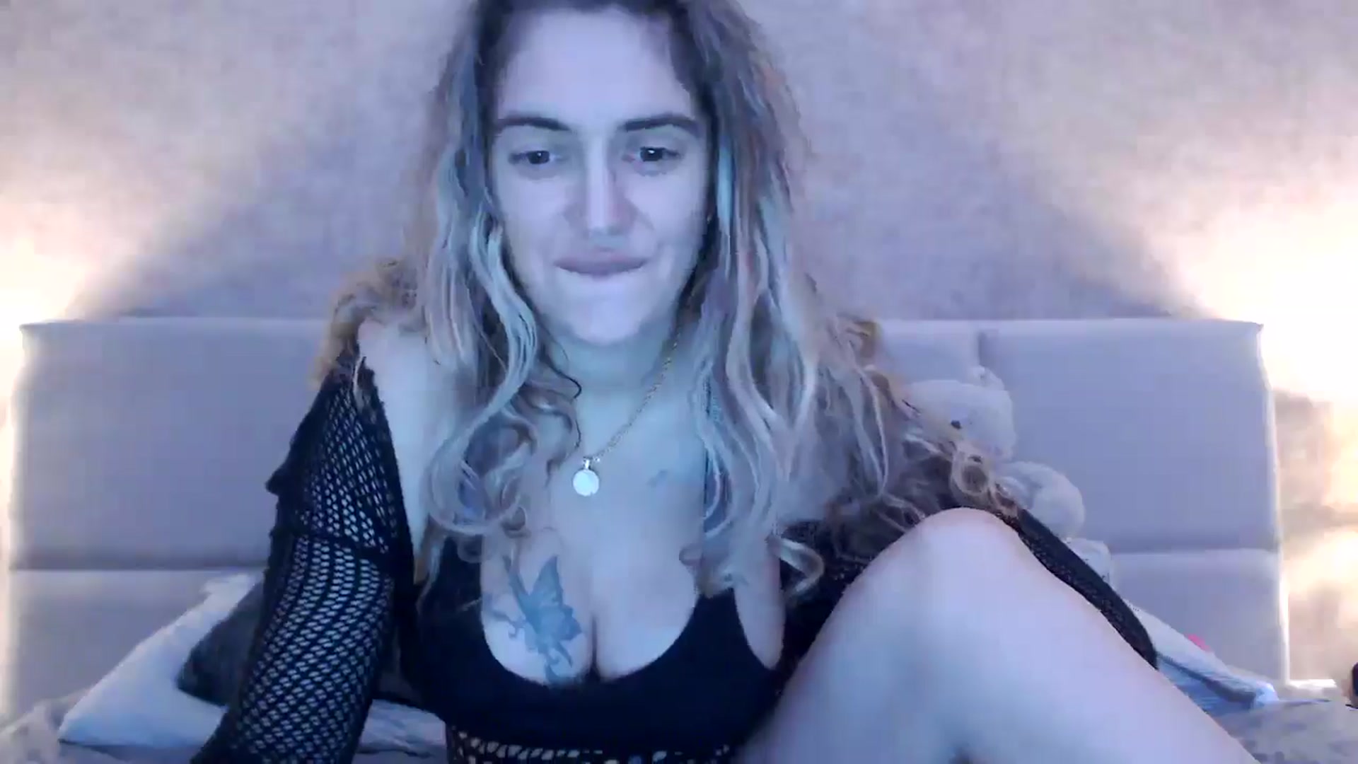 Gallery image thumbnail from MissDivinna's myfreecams stream on, 10/22/2025, 02:31 image 17 of 20