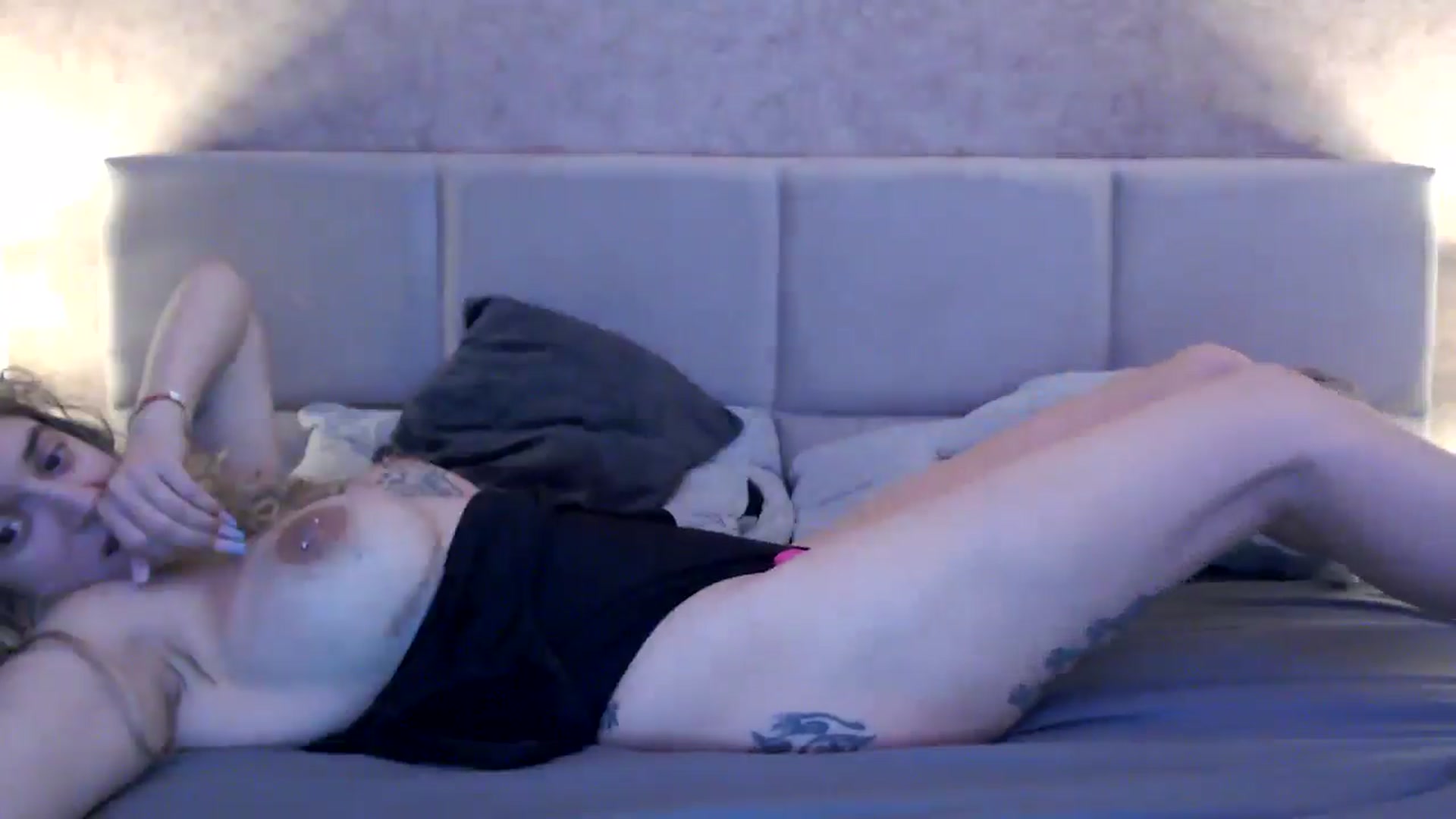 Gallery image thumbnail from MissDivinna's myfreecams stream on, 10/23/2025, 03:21 image 6 of 20
