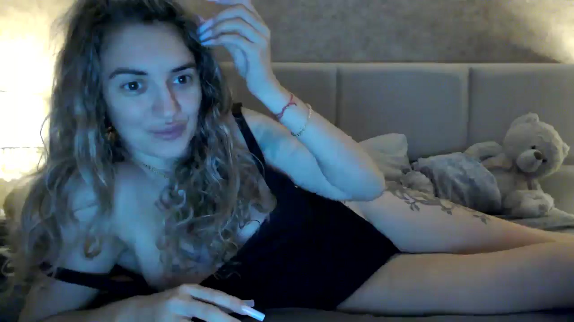 Gallery image thumbnail from MissDivinna's myfreecams stream on, 10/26/2025, 02:09 image 5 of 20
