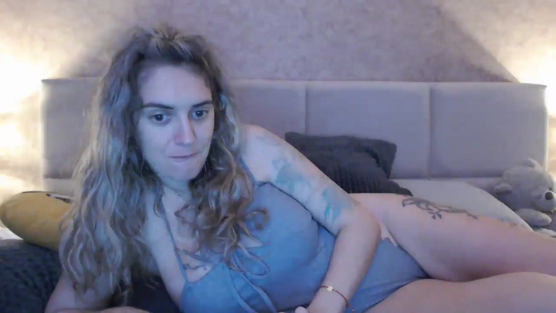 Gallery image thumbnail from MissDivinna's myfreecams stream on, 11/04/2025, 22:28 image 18 of 20