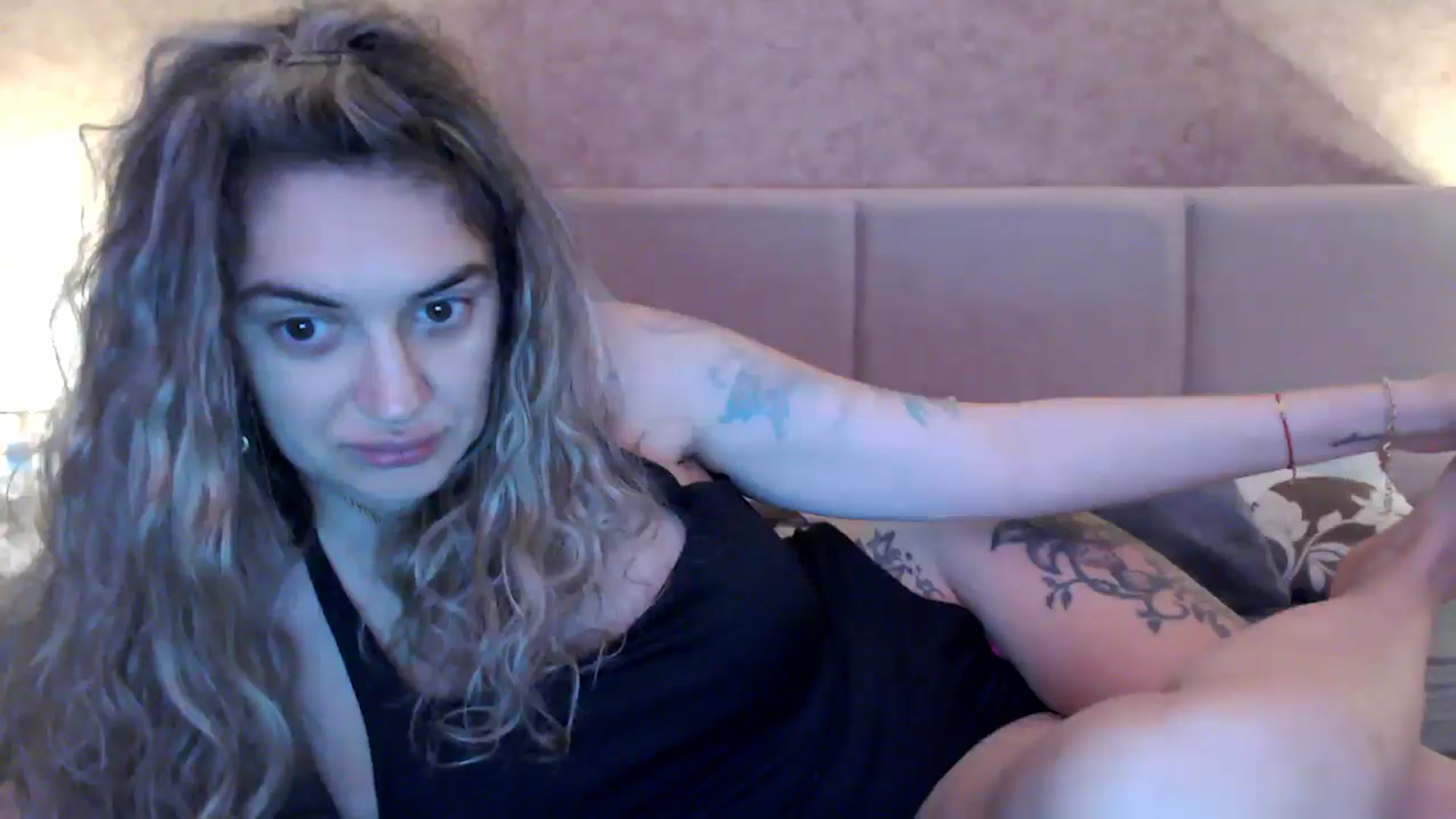 Gallery image thumbnail from MissDivinna's myfreecams stream on, 11/17/2025, 01:46 image 5 of 20