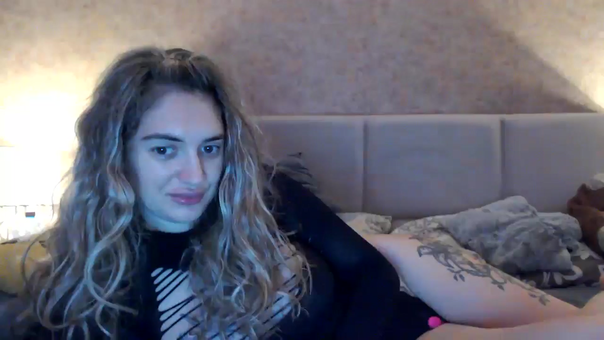 Gallery image thumbnail from MissDivinna's myfreecams stream on, 11/21/2025, 23:20 image 1 of 20