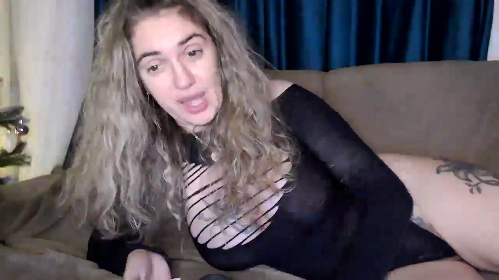 Gallery image thumbnail from MissDivinna's myfreecams stream on, 12/17/2025, 02:32 image 17 of 20