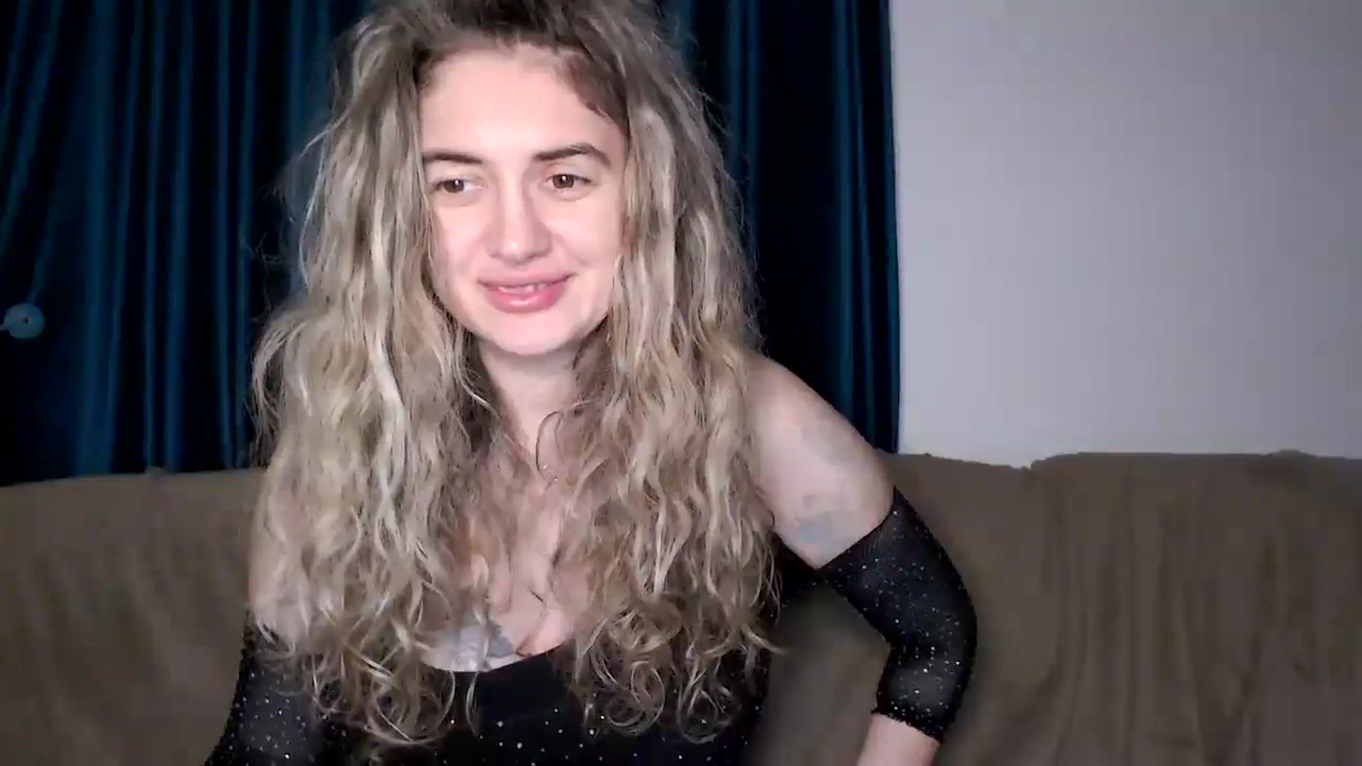 Gallery image thumbnail from MissDivinna's myfreecams stream on, 12/18/2025, 05:40 image 10 of 20