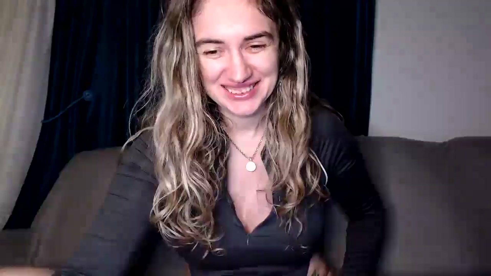 Gallery image thumbnail from MissDivinna's myfreecams stream on, 12/23/2025, 02:28 image 11 of 20
