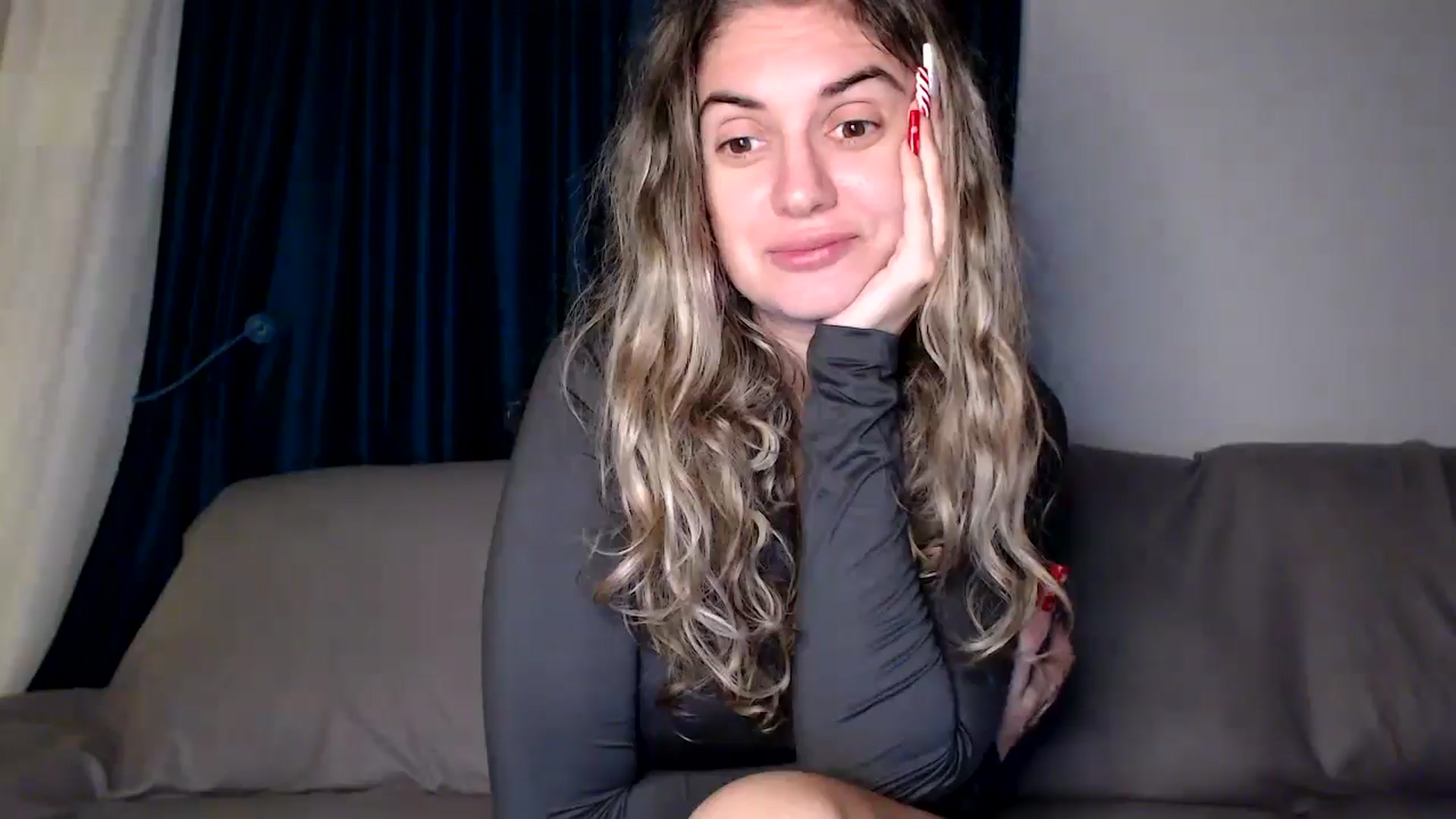 Gallery image thumbnail from MissDivinna's myfreecams stream on, 12/23/2025, 03:23 image 16 of 20