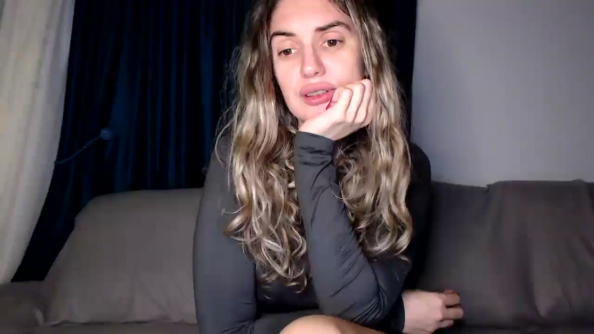 Gallery image thumbnail from MissDivinna's myfreecams stream on, 12/23/2025, 03:23 image 14 of 20