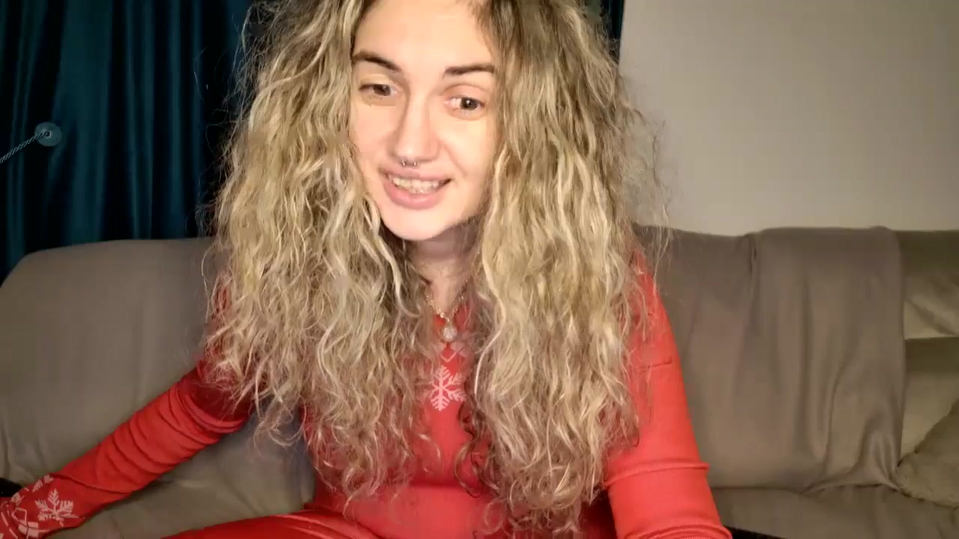 Gallery image thumbnail from MissDivinna's myfreecams stream on, 12/25/2025, 01:59 image 8 of 20