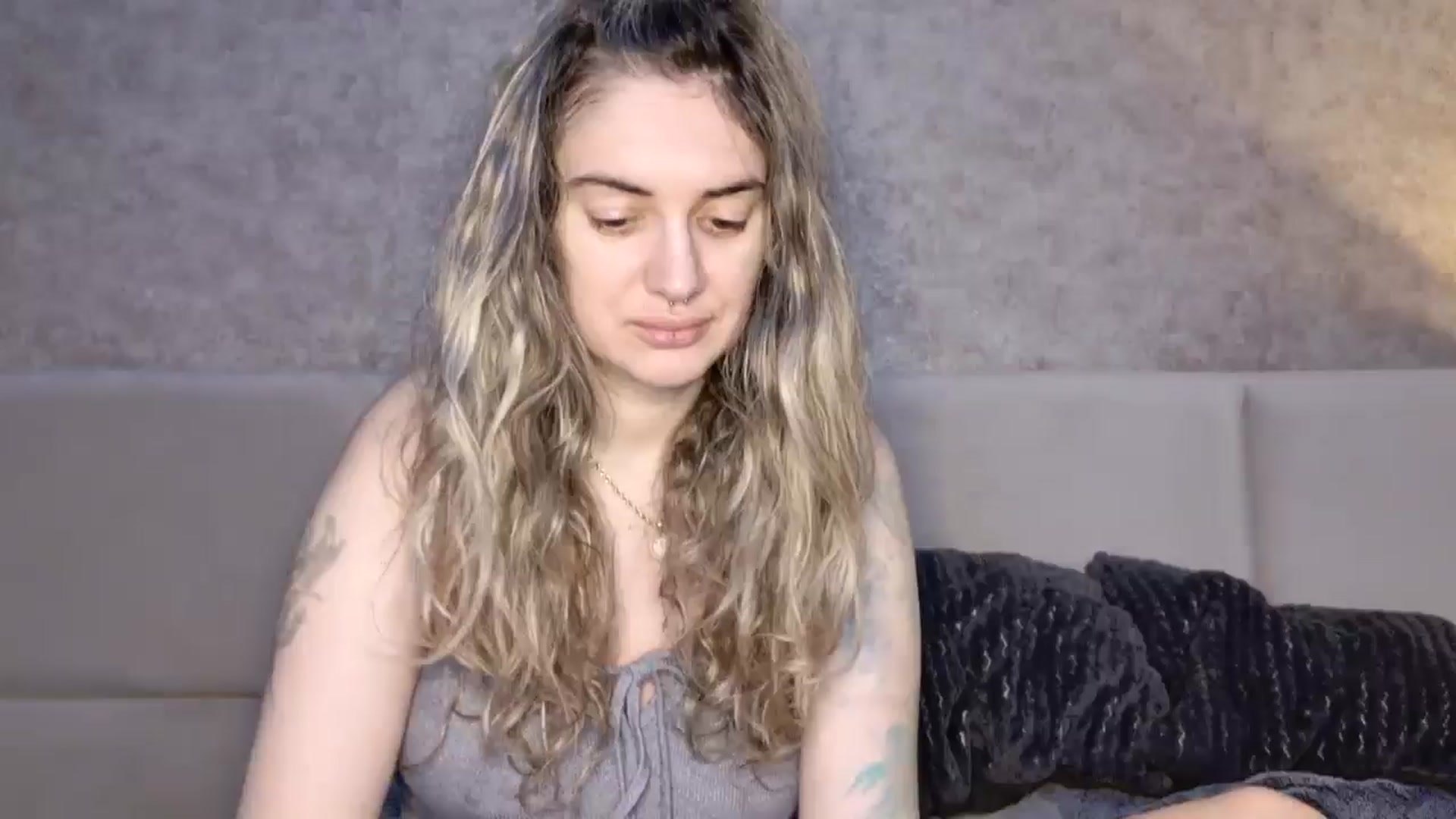 Gallery image thumbnail from MissDivinna's myfreecams stream on, 01/03/2026, 23:38 image 1 of 20