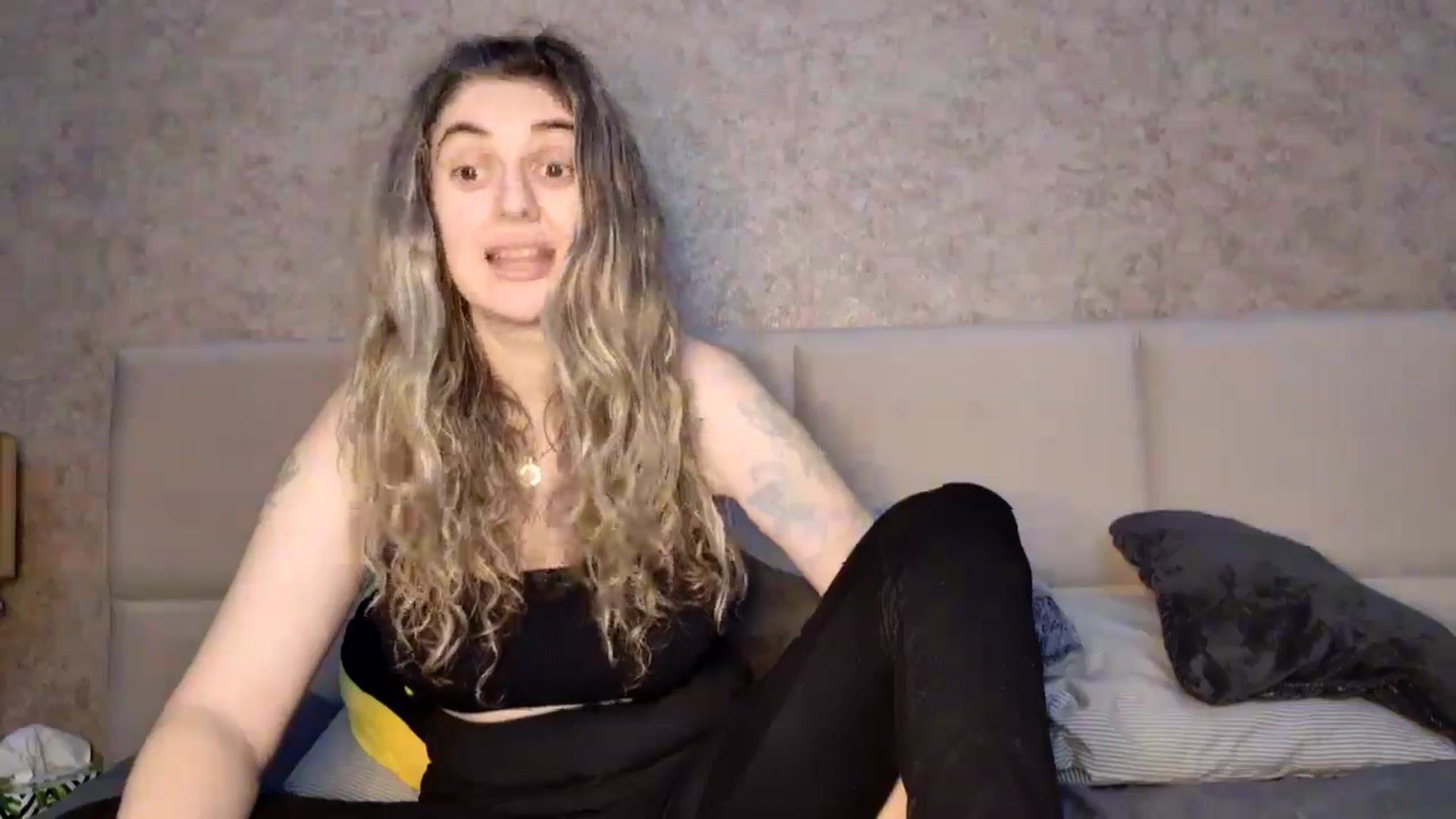 Gallery image thumbnail from MissDivinna's myfreecams stream on, 01/05/2026, 05:31 image 13 of 20