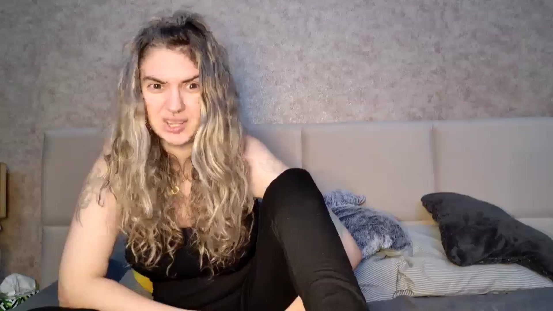 Gallery image thumbnail from MissDivinna's myfreecams stream on, 01/05/2026, 05:31 image 19 of 20
