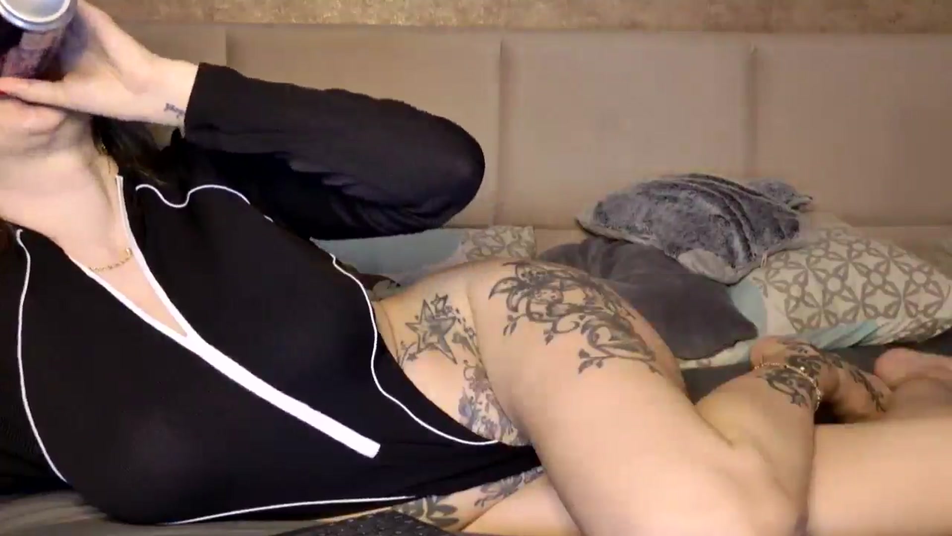 Gallery image thumbnail from MissDivinna's myfreecams stream on, 01/11/2026, 01:27 image 18 of 20