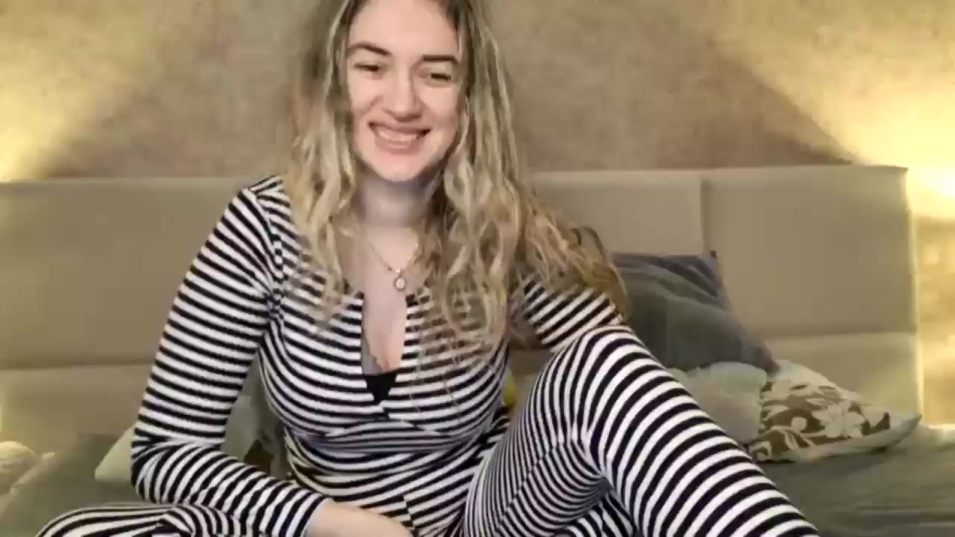 Gallery image thumbnail from MissDivinna's myfreecams stream on, 01/14/2026, 05:28 image 1 of 20