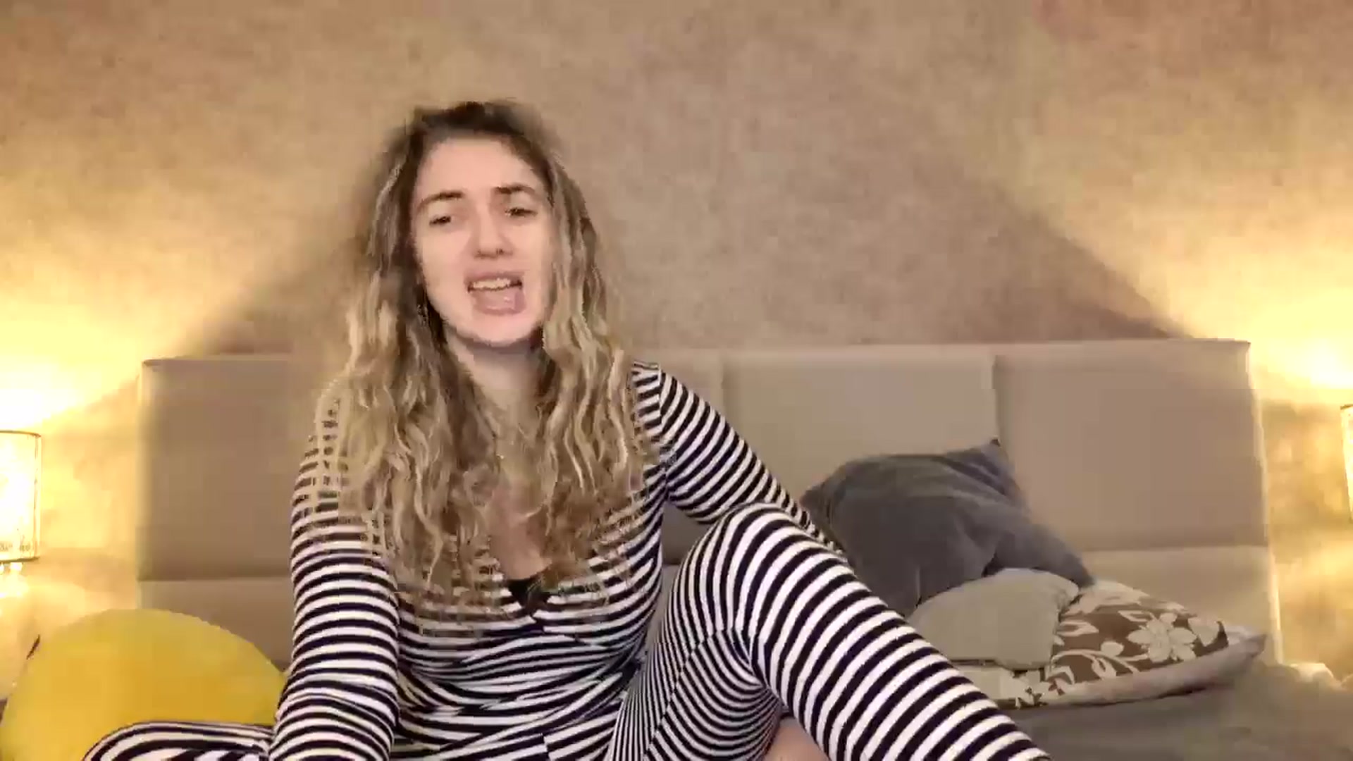 Gallery image thumbnail from MissDivinna's myfreecams stream on, 01/14/2026, 05:28 image 14 of 20