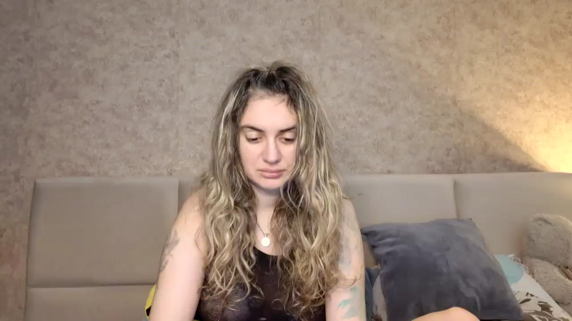 Gallery image thumbnail from MissDivinna's myfreecams stream on, 01/14/2026, 23:32 image 1 of 20