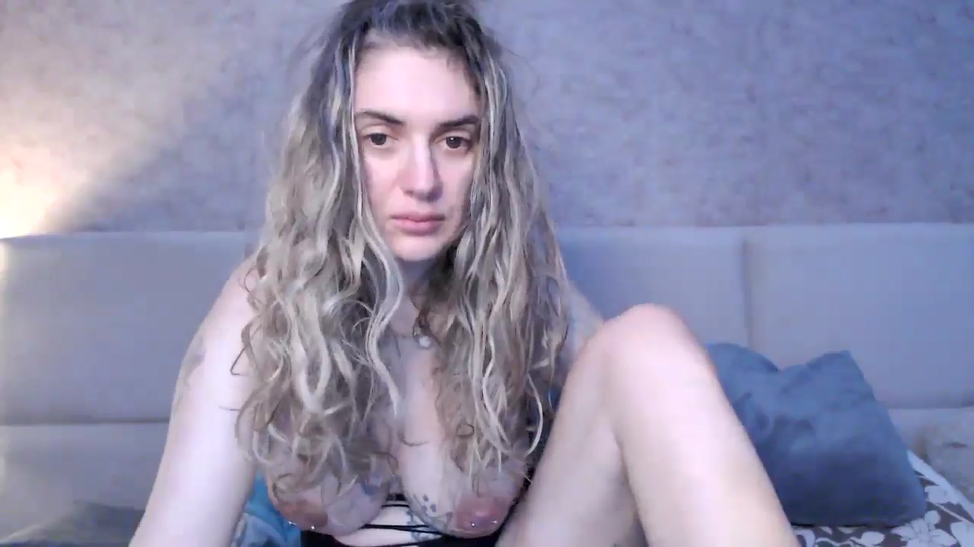 Gallery image thumbnail from MissDivinna's myfreecams stream on, 01/18/2026, 24:54 image 17 of 20