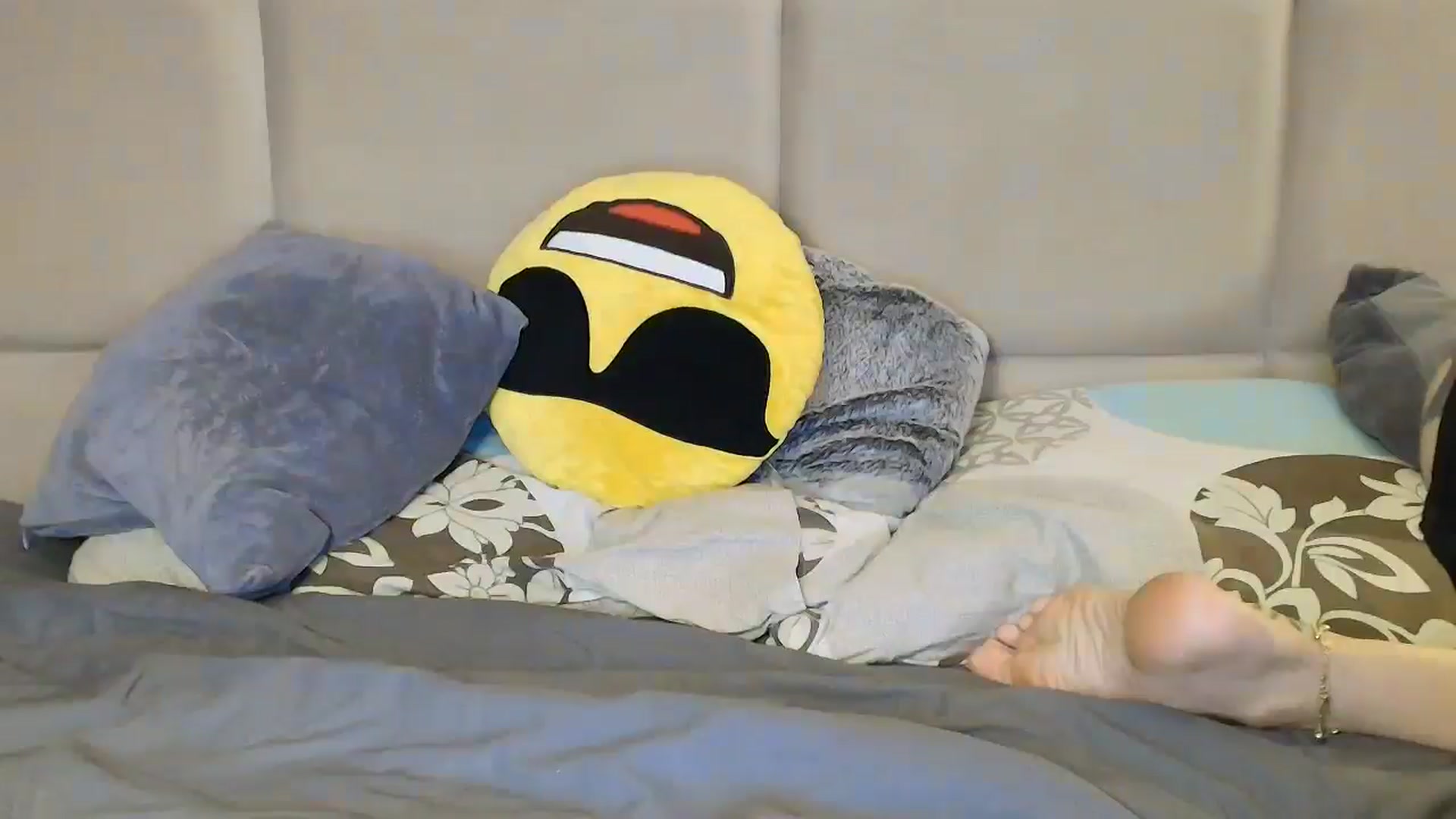 Gallery image thumbnail from MissDivinna's myfreecams stream on, 01/22/2026, 23:42 image 19 of 20
