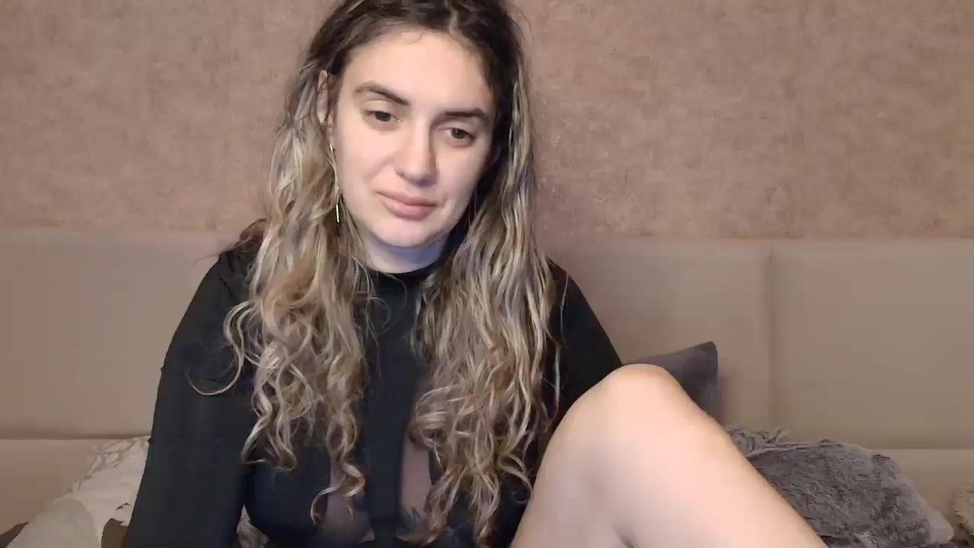 Gallery image thumbnail from MissDivinna's myfreecams stream on, 01/24/2026, 24:59 image 18 of 20