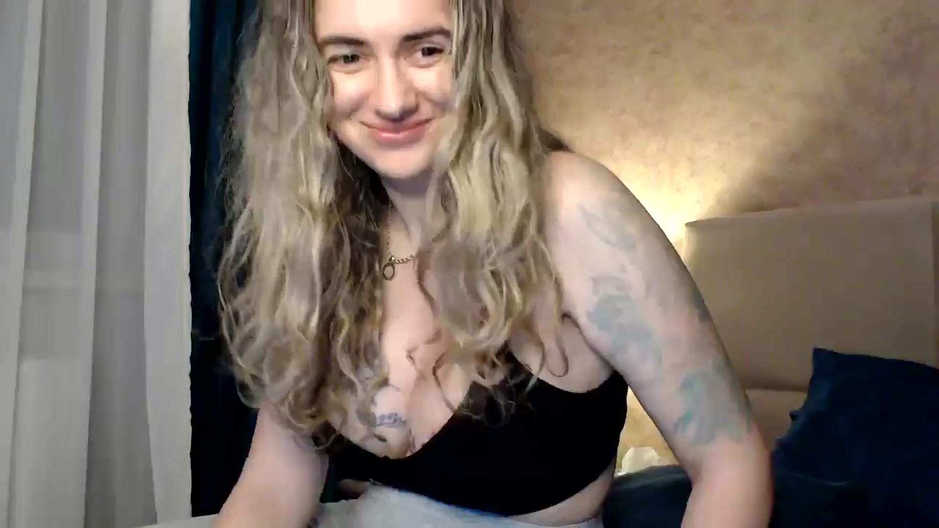 Gallery image thumbnail from MissDivinna's myfreecams stream on, 02/06/2026, 04:21 image 17 of 20