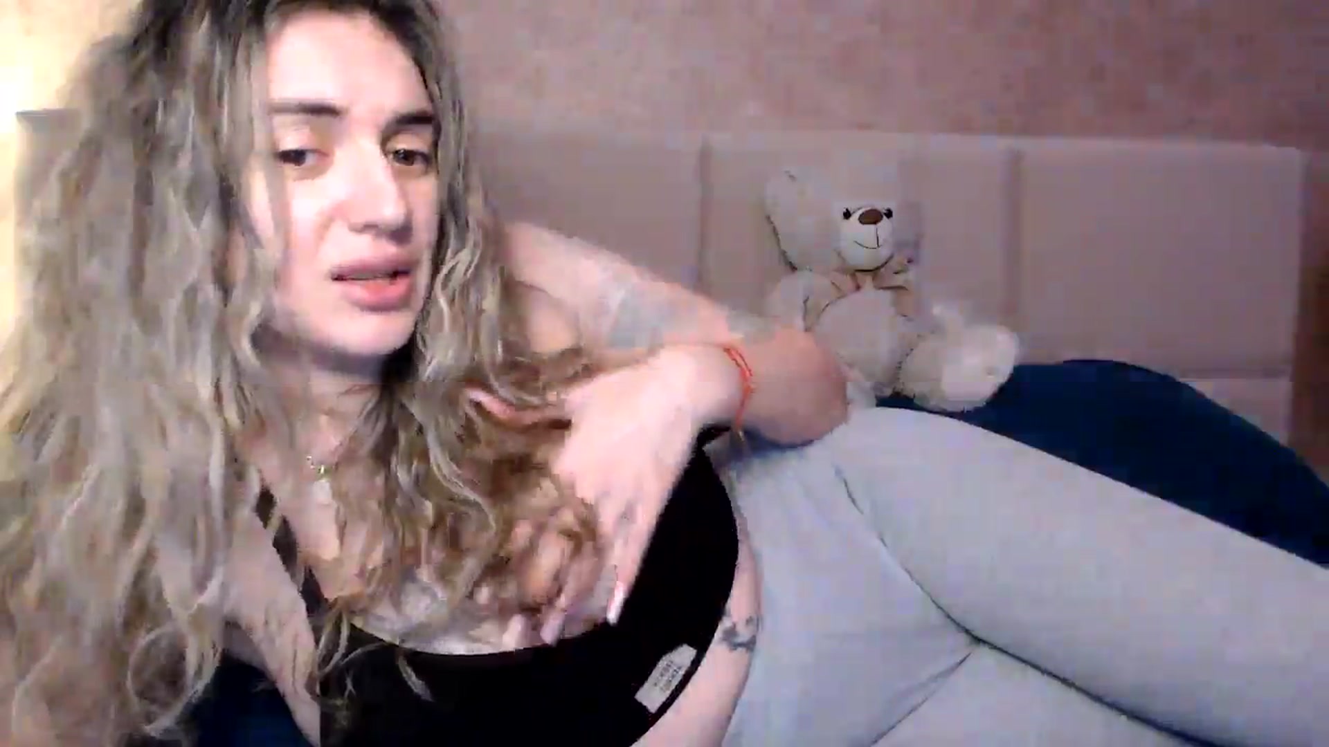 Gallery image thumbnail from MissDivinna's myfreecams stream on, 02/06/2026, 04:21 image 4 of 20