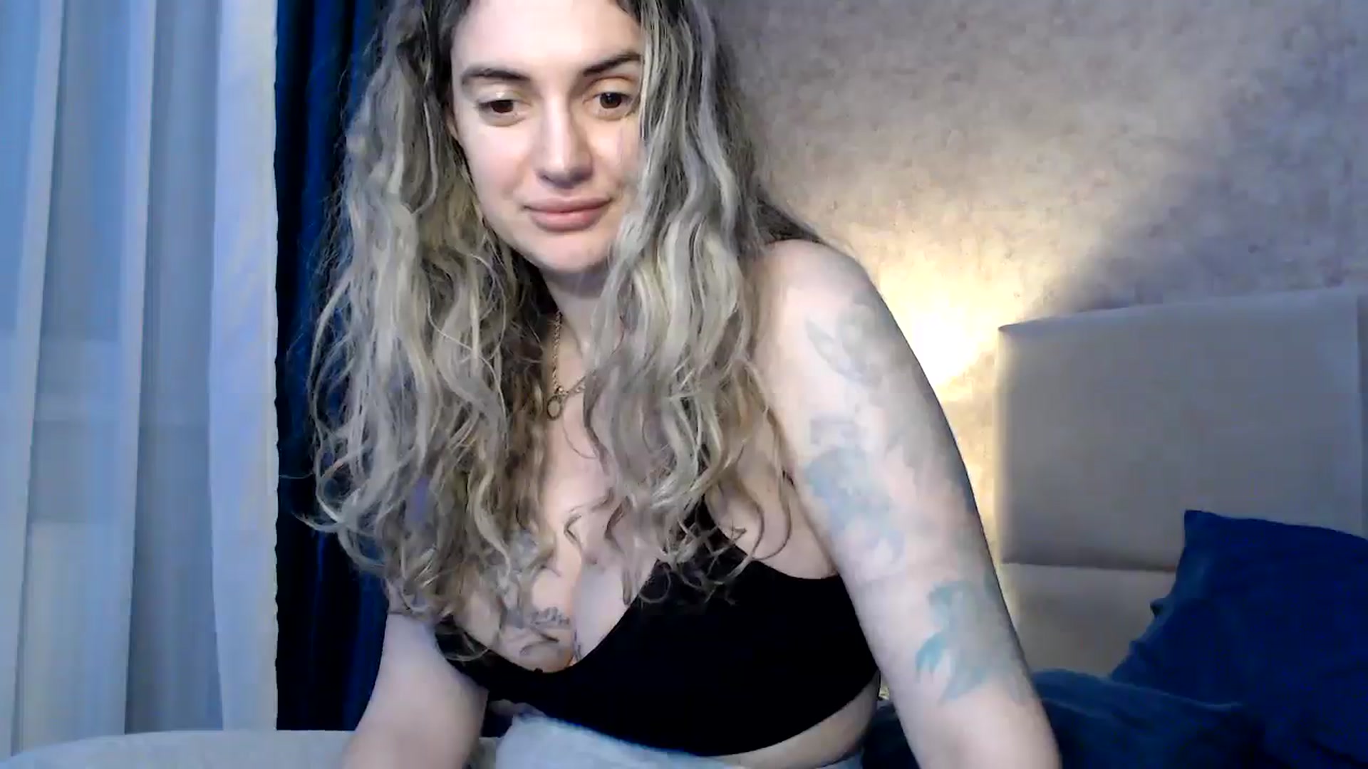 Gallery image thumbnail from MissDivinna's myfreecams stream on, 02/06/2026, 04:21 image 18 of 20