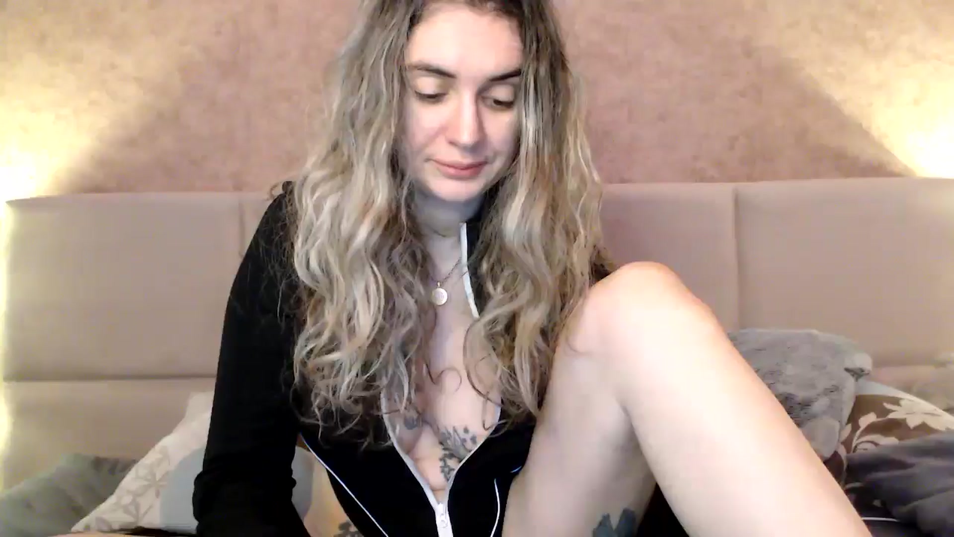 Gallery image thumbnail from MissDivinna's myfreecams stream on, 03/02/2026, 06:25 image 16 of 20