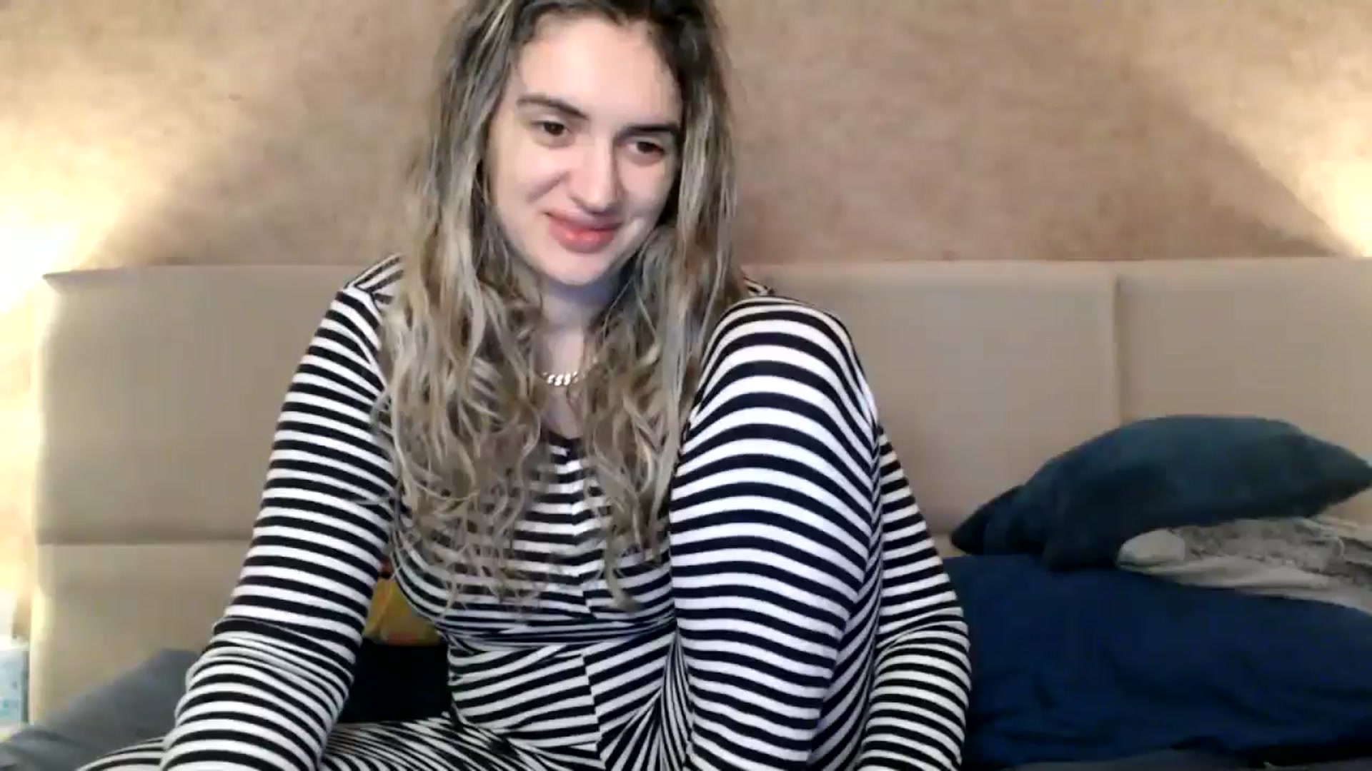 Gallery image thumbnail from MissDivinna's myfreecams stream on, 03/20/2026, 01:28 image 14 of 20