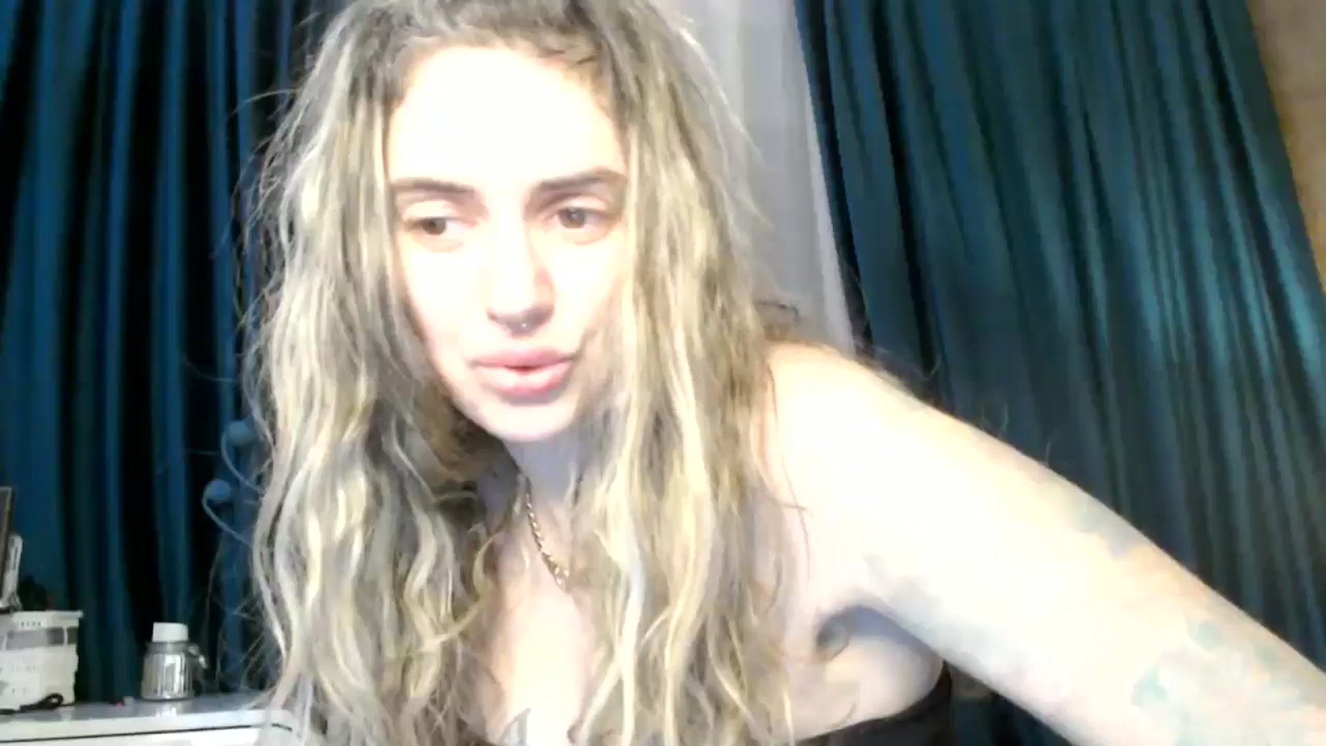 Gallery image thumbnail from MissDivinna's myfreecams stream on, 03/27/2026, 01:17 image 17 of 20