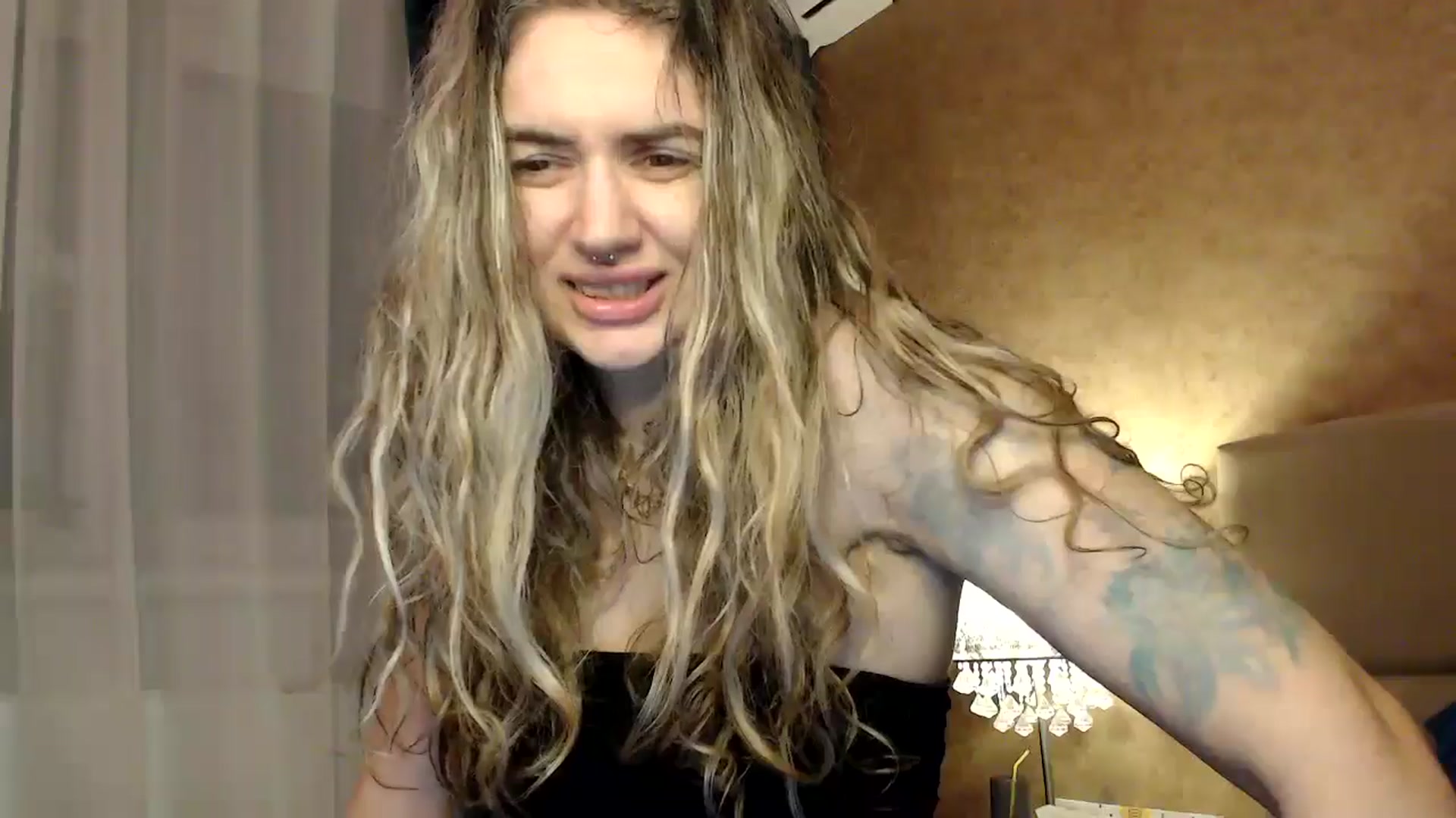 Gallery image thumbnail from MissDivinna's myfreecams stream on, 03/27/2026, 01:17 image 18 of 20