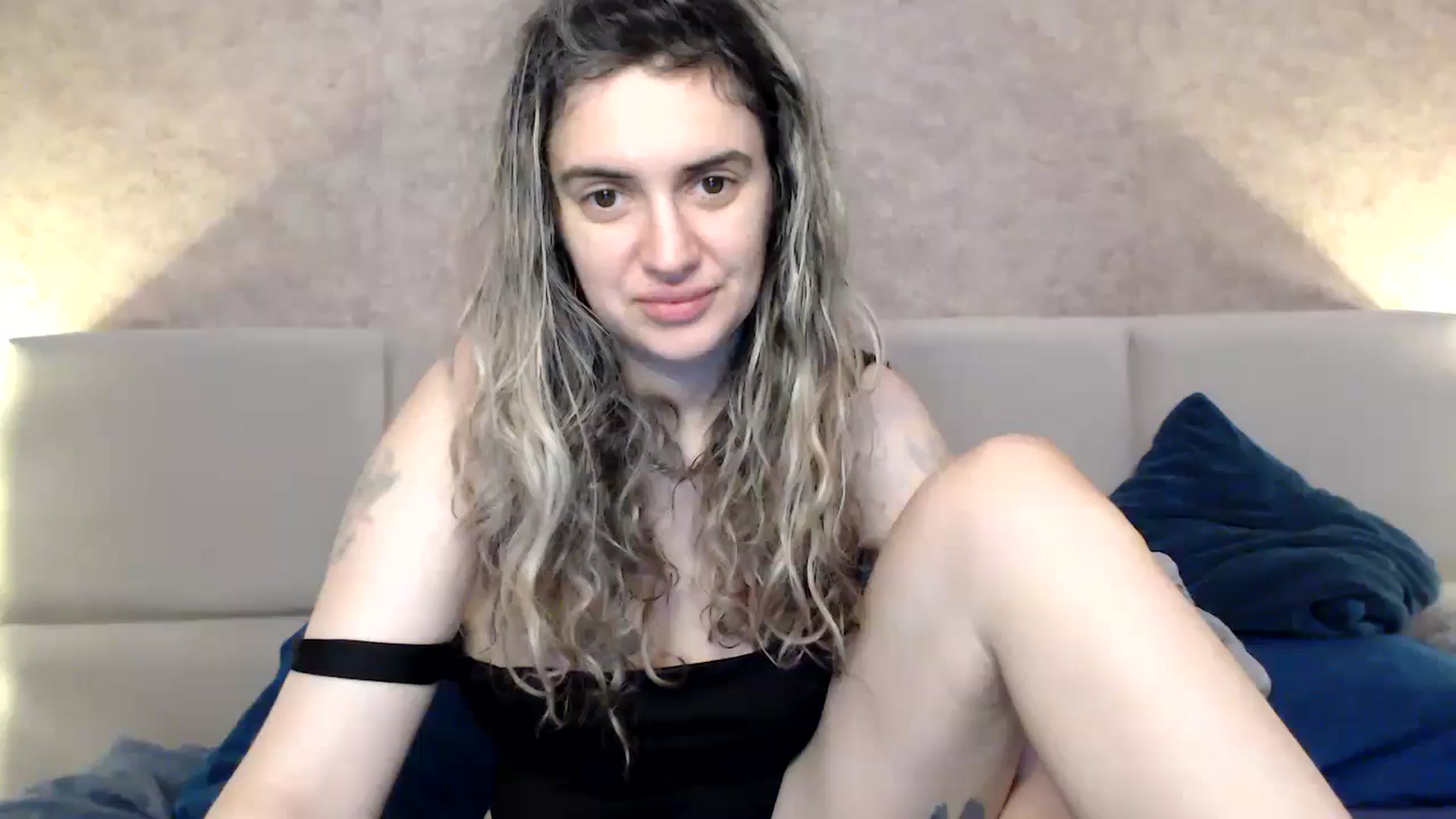 Gallery image thumbnail from MissDivinna's myfreecams stream on, 03/29/2026, 23:41 image 9 of 20