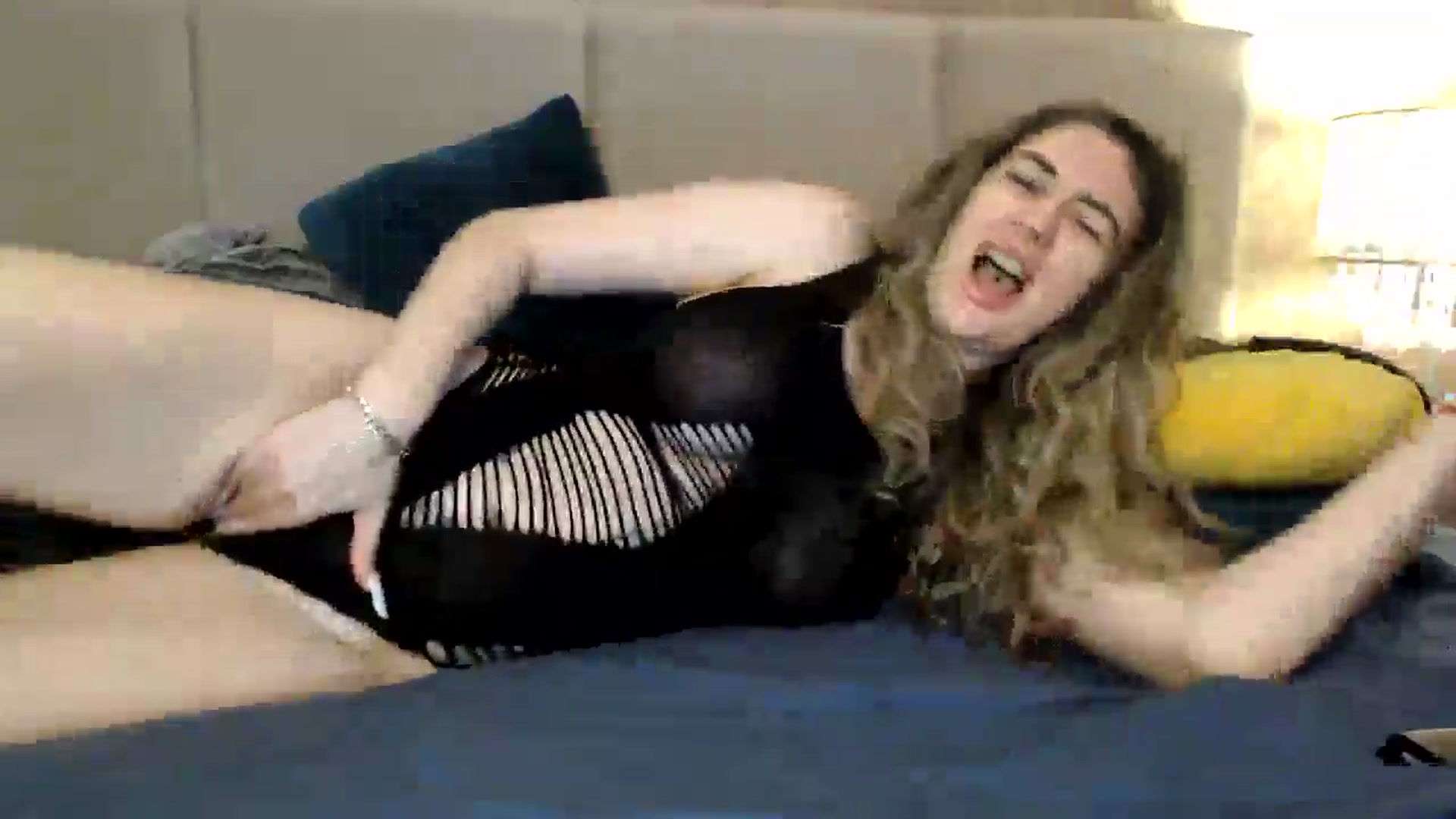Gallery image thumbnail from MissDivinna's myfreecams stream on, 04/03/2026, 02:36 image 17 of 20