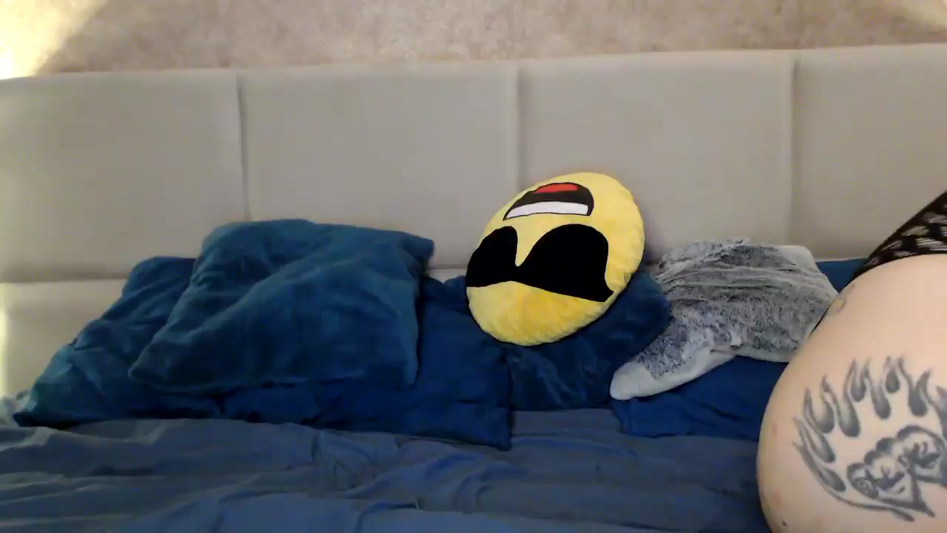 Gallery image thumbnail from MissDivinna's myfreecams stream on, 04/07/2026, 21:43 image 14 of 20