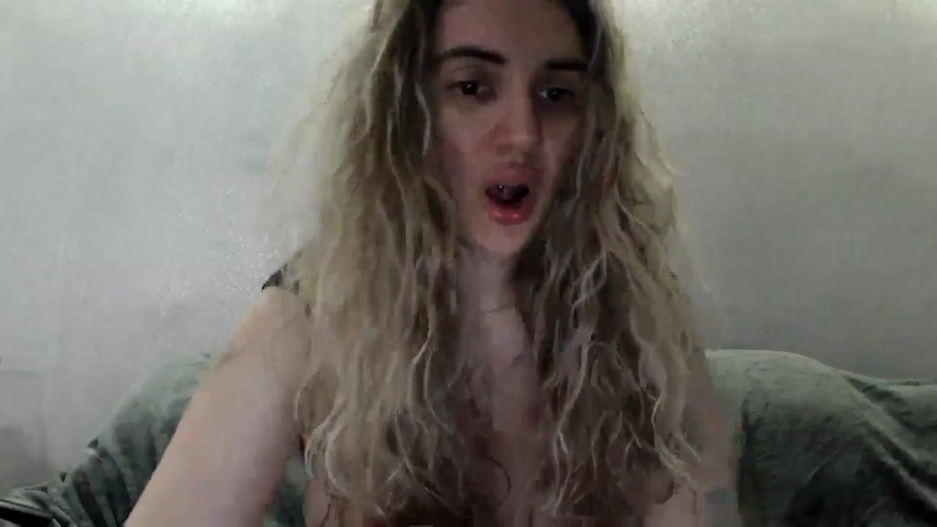 Gallery image thumbnail from MissDivinna's myfreecams stream on, 04/11/2026, 24:16 image 17 of 20