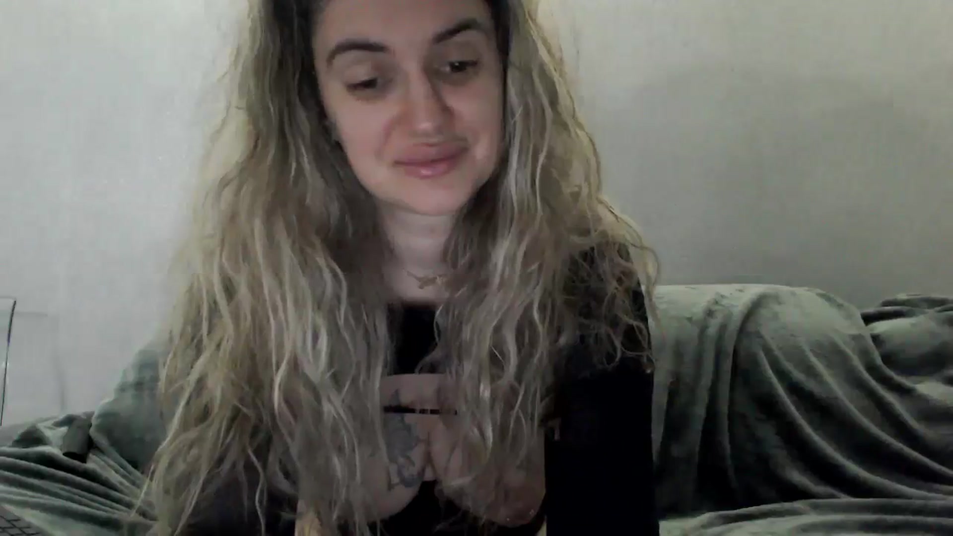 Gallery image thumbnail from MissDivinna's myfreecams stream on, 04/13/2026, 24:00 image 15 of 20